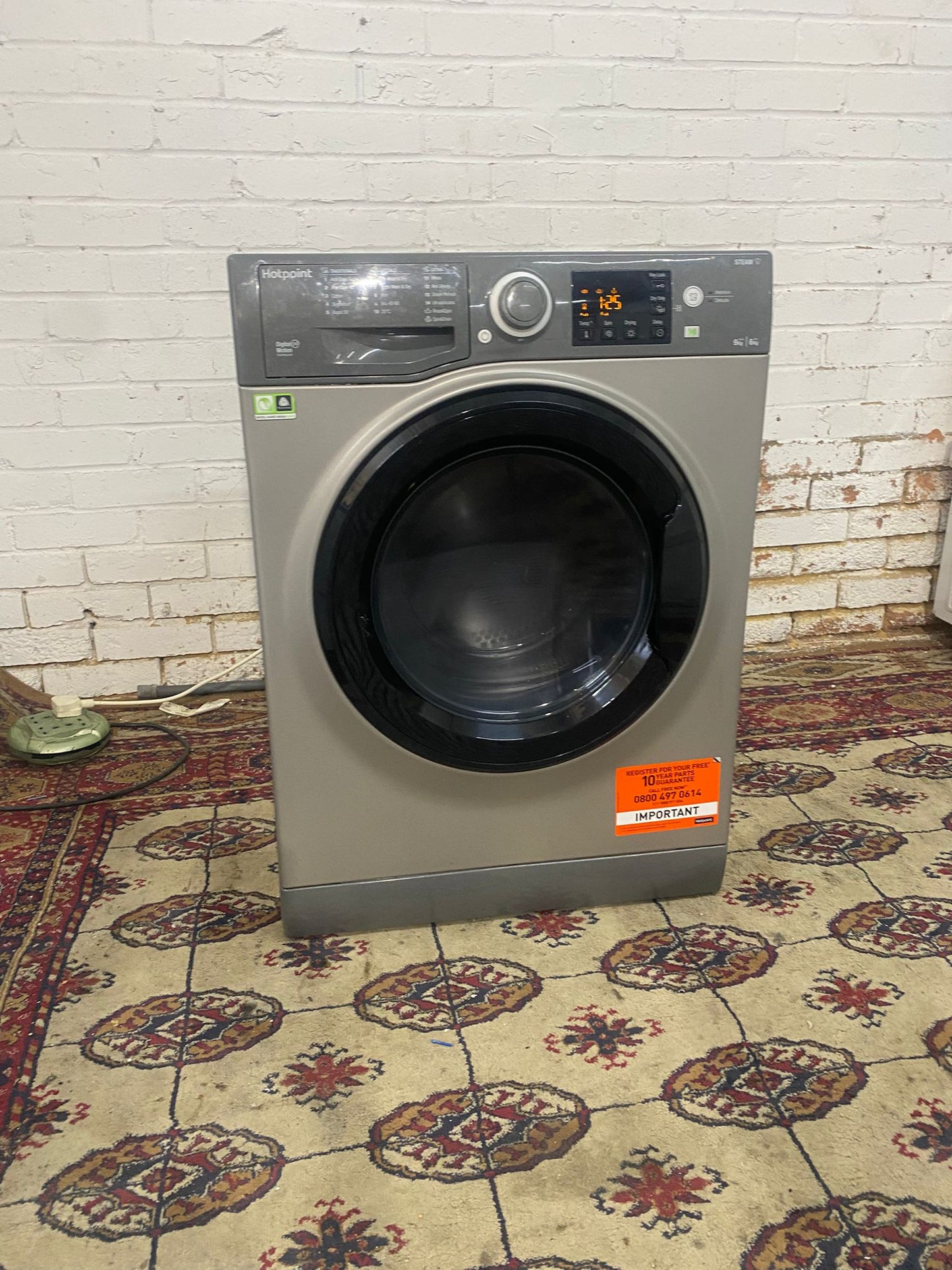 Beautiful HotPoint 9+6KG Washer Dryer Combo For Sale