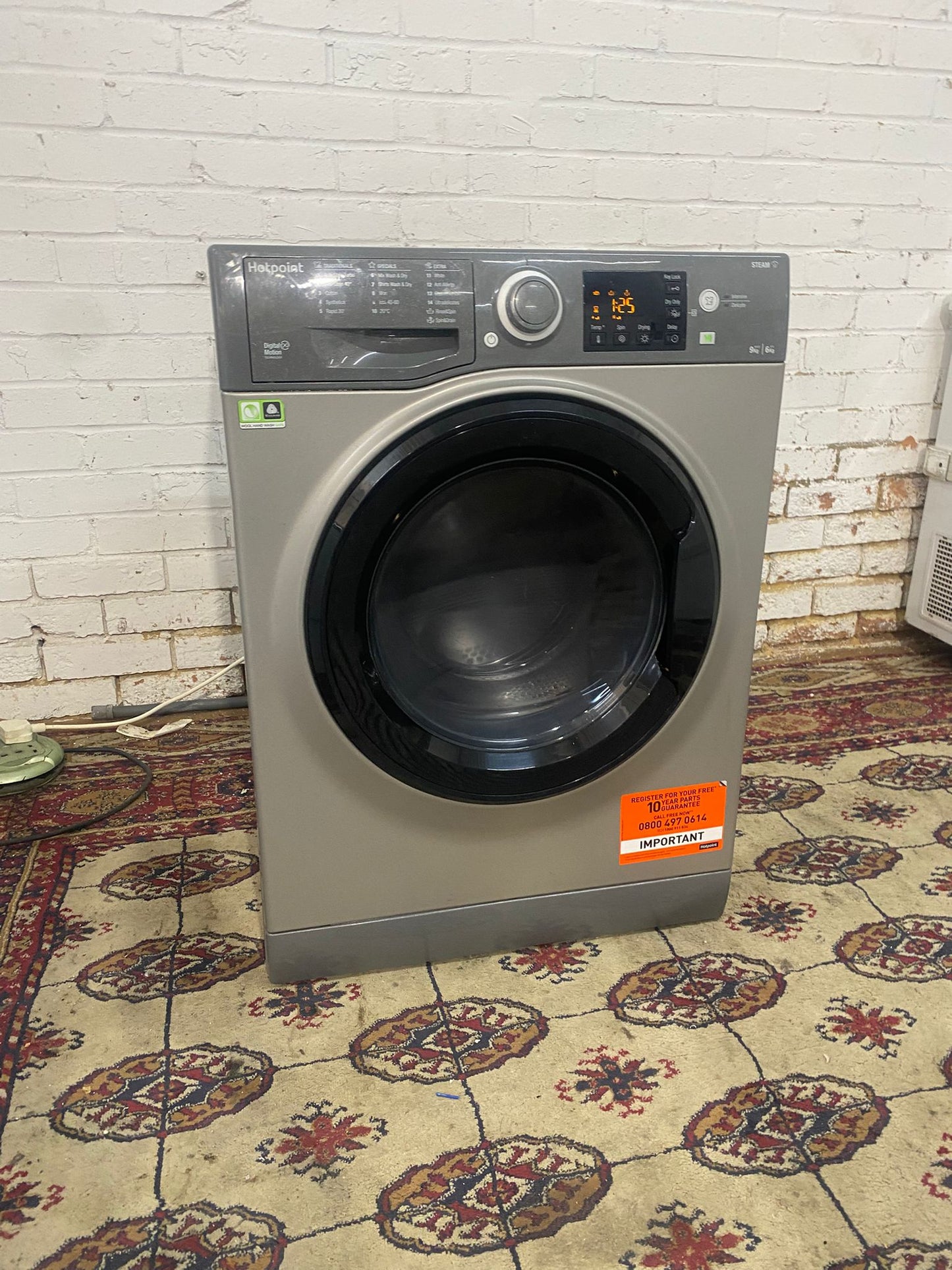 Beautiful HotPoint 9+6KG Washer Dryer Combo For Sale