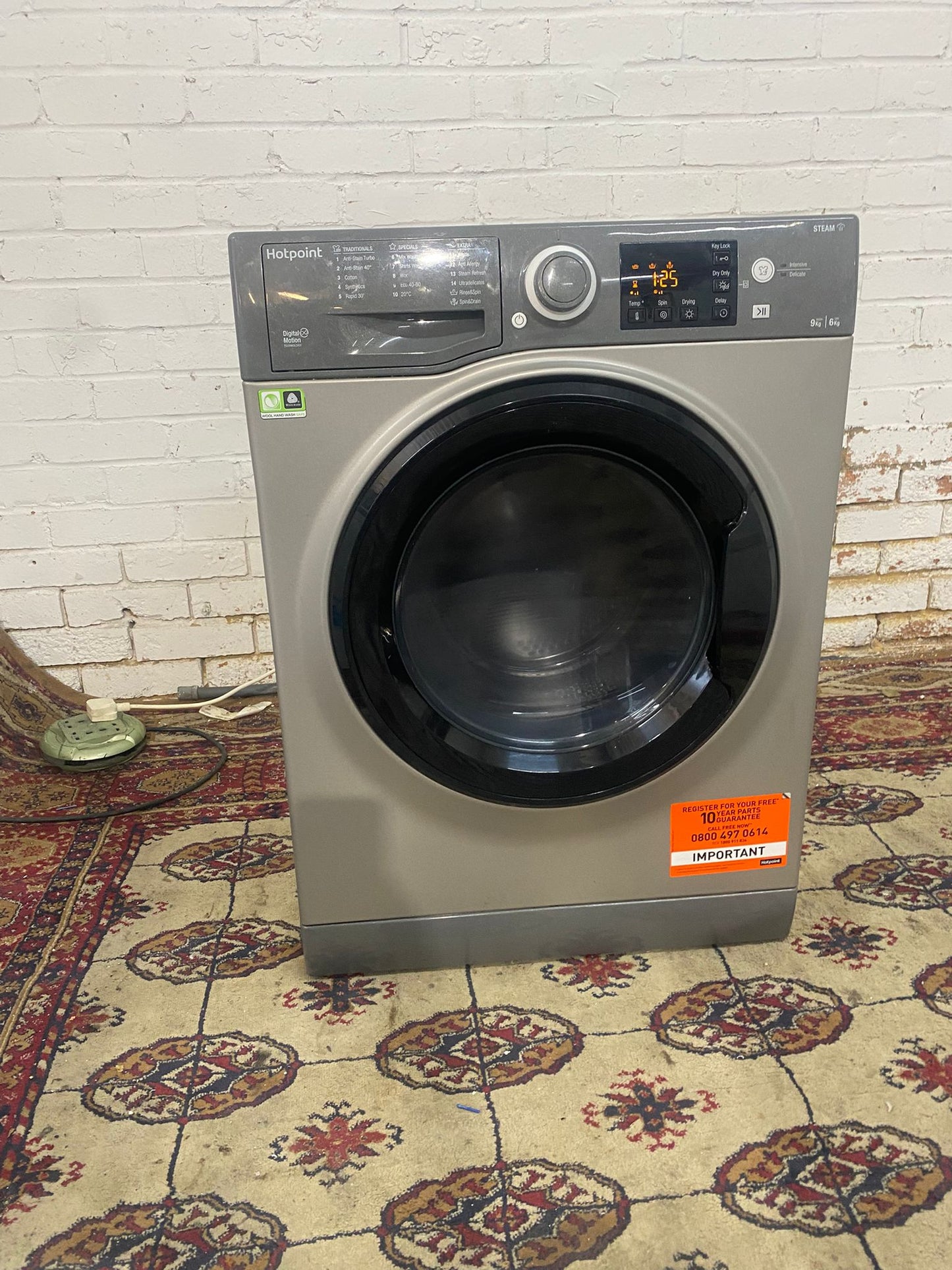 Beautiful HotPoint 9+6KG Washer Dryer Combo For Sale