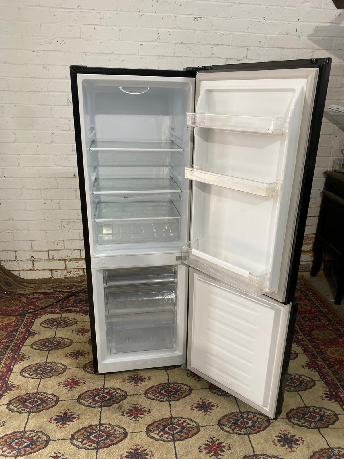 ✅🚐Beautiful Medium Black Fridge Fridge For Sale