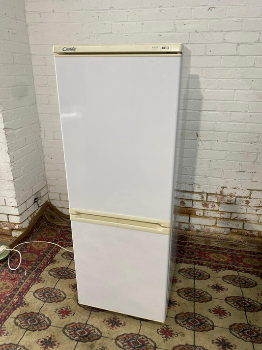 ✅🚐Beautiful Candy Medium Fridge Fridge For Sale