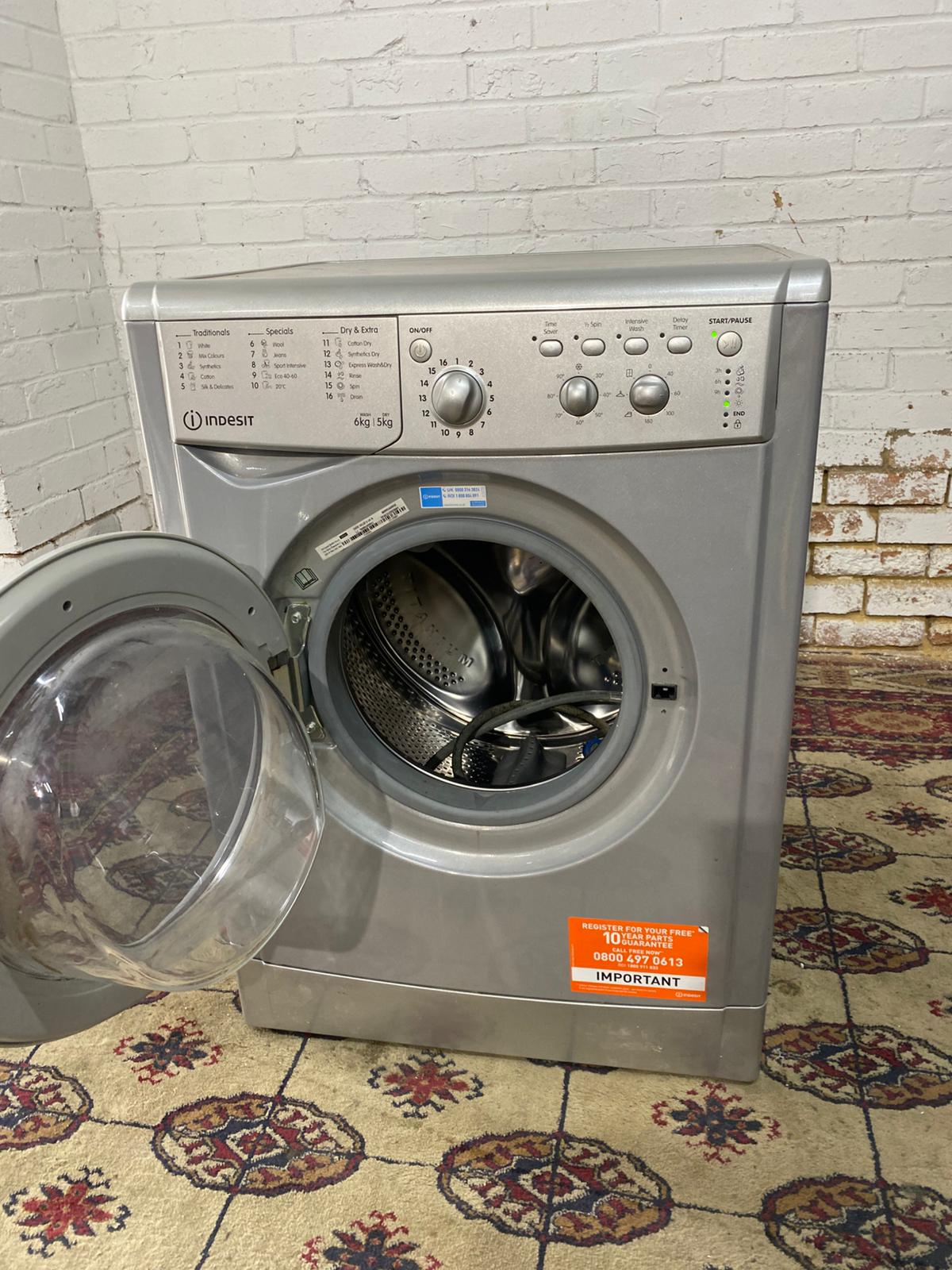 🚚Beautiful Indesit Grey Washer Dryer For Sale