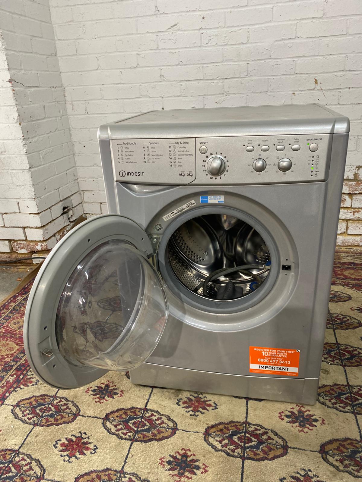 🚚Beautiful Indesit Grey Washer Dryer For Sale