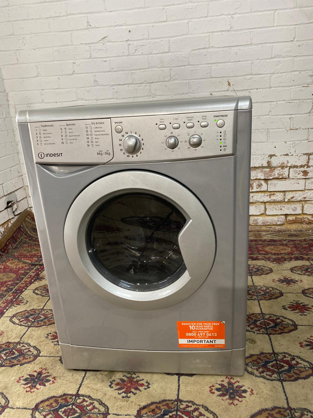 🚚Beautiful Indesit Grey Washer Dryer For Sale