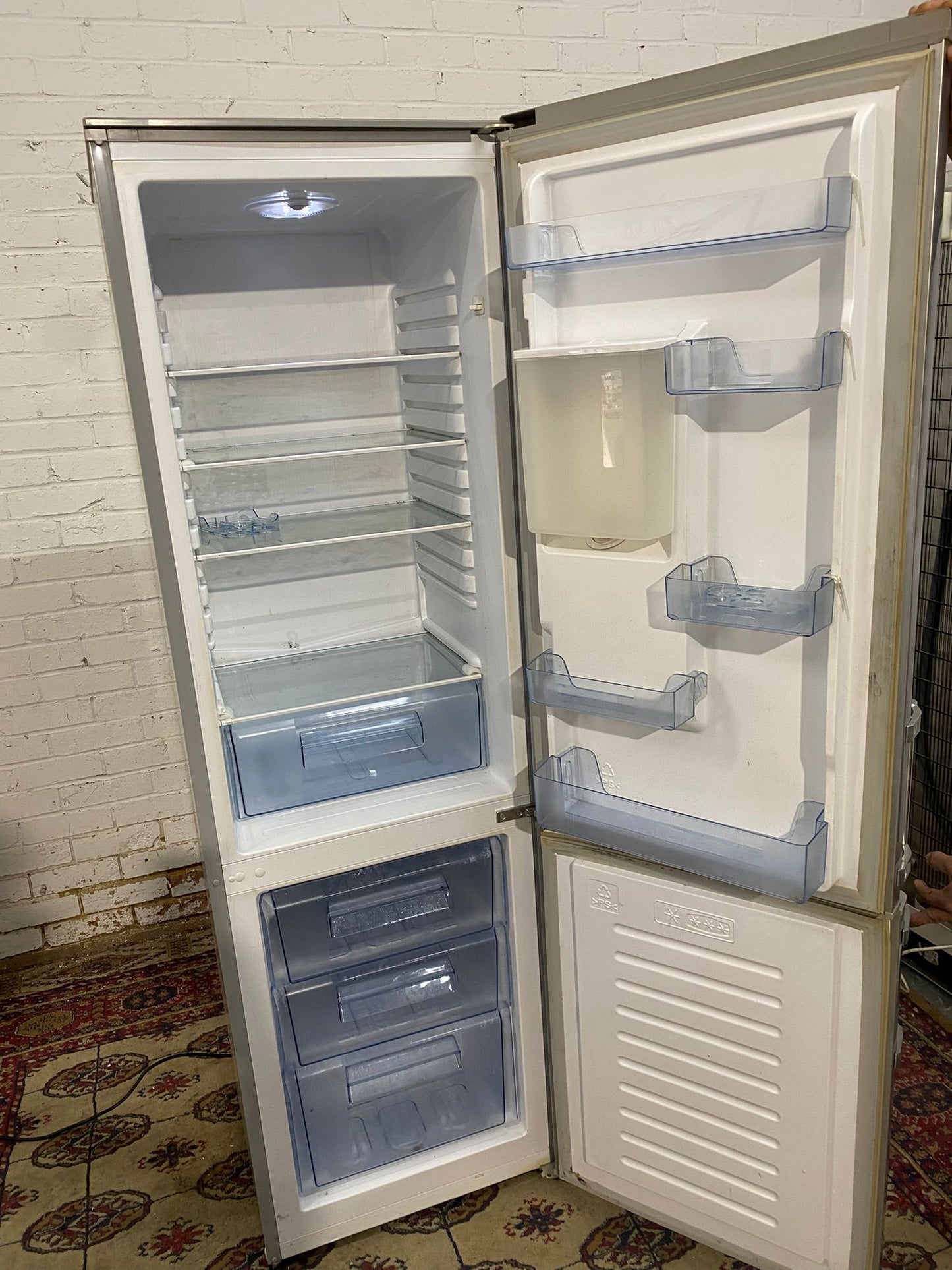 ✅🚐Beautiful Tall Grey Fridge Freezer With Water Dispenser For Sale