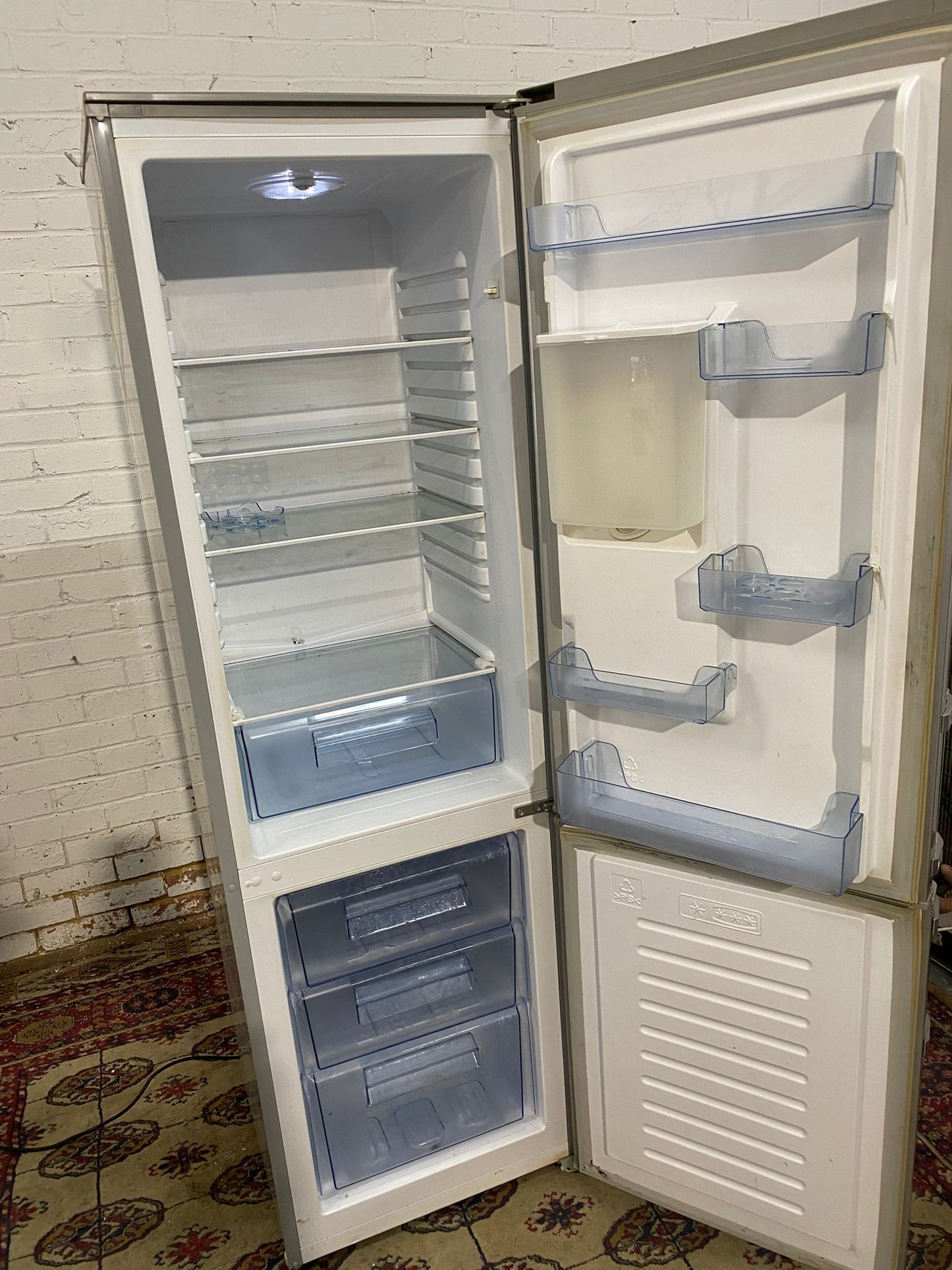 ✅🚐Beautiful Tall Grey Fridge Freezer With Water Dispenser For Sale