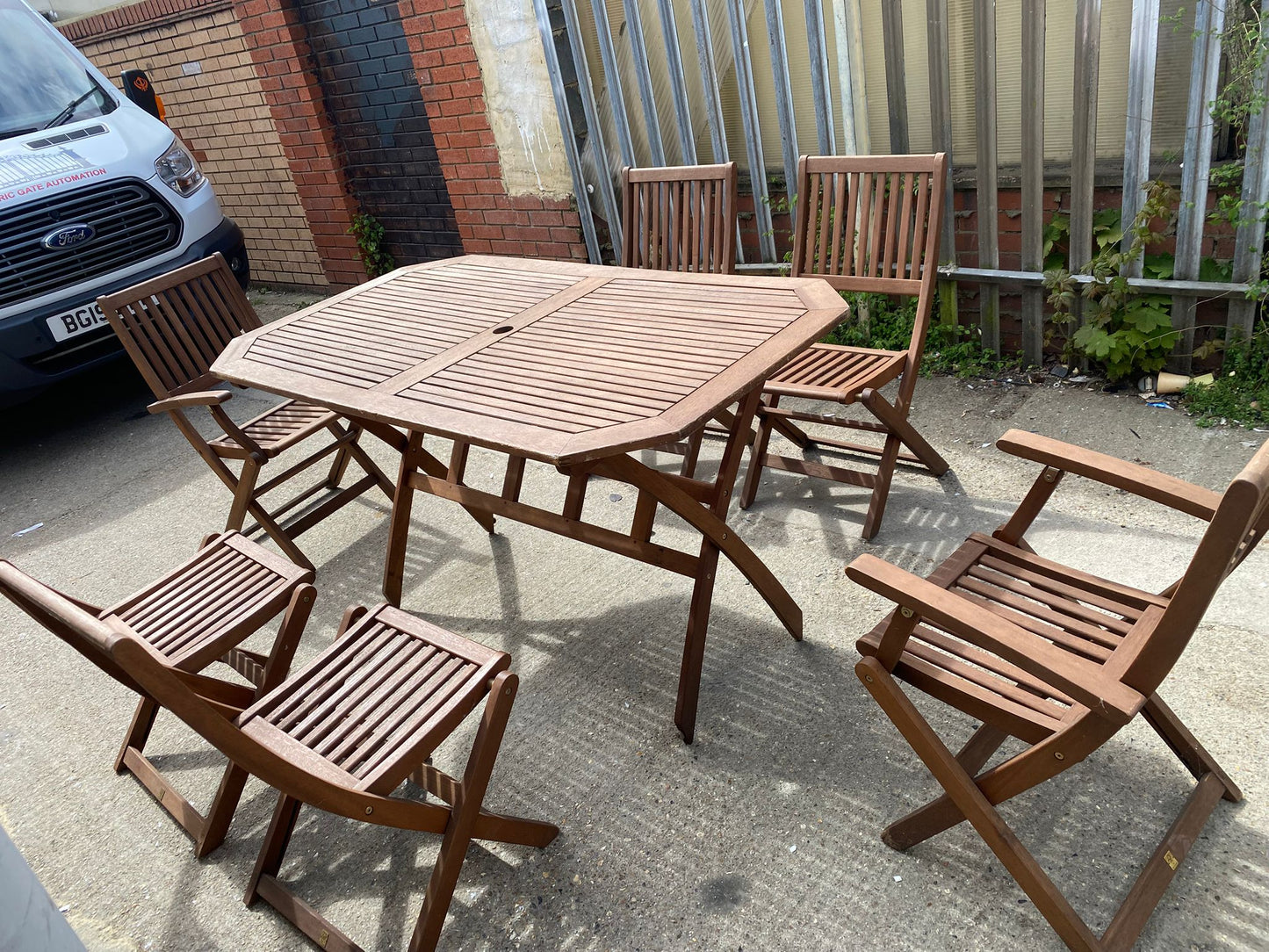 ✅🚐Beautiful Branded Wooden Garden Table With 6 Carvers Chairs For Sale