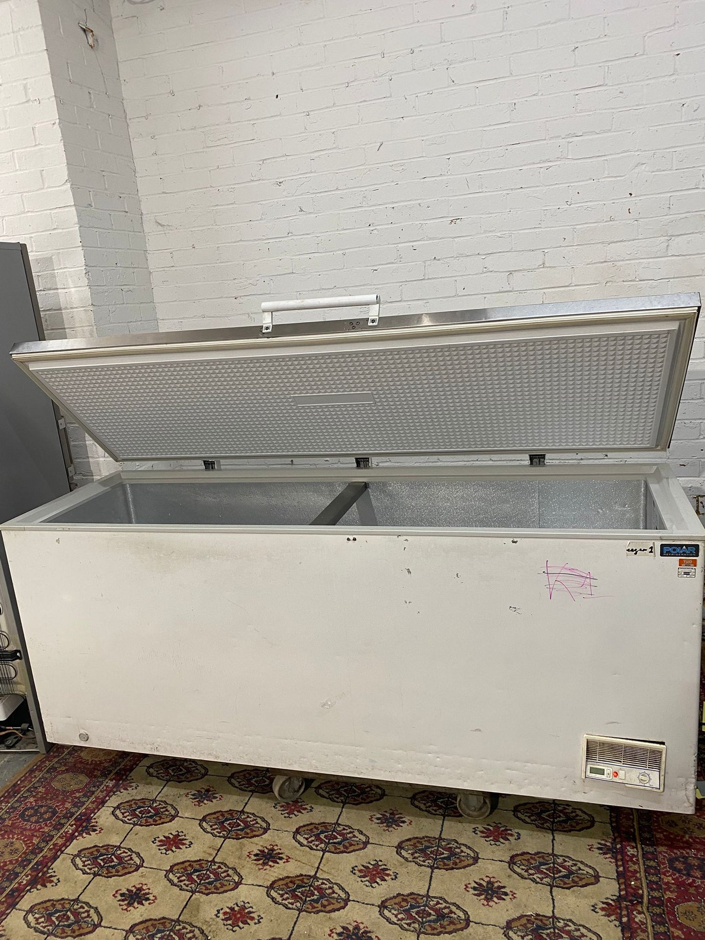 ✅🚐🚐Beautiful TopBrand Polar 2M Long Commercial Chest Freezer Chest Freezer For Sale