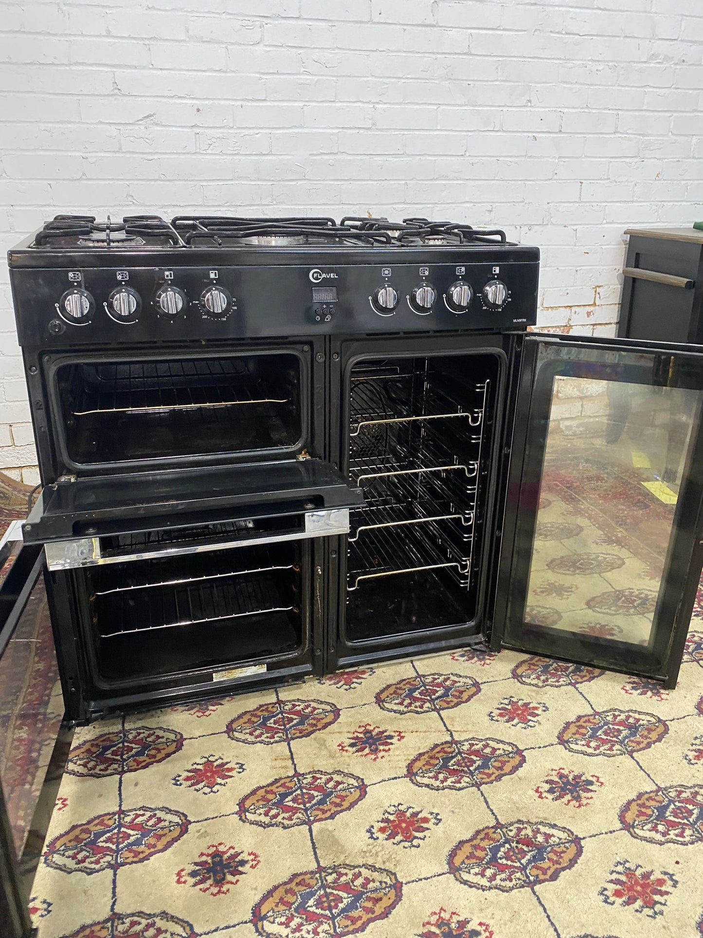 🚐Beautiful Black 90 CM Gas Cooker With Double Oven/Grill For Sale