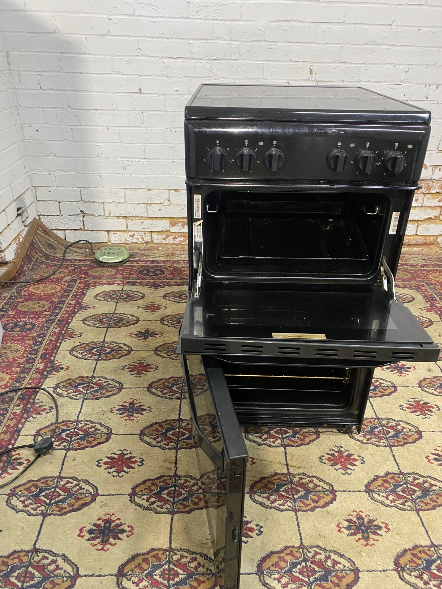 🚐Beautiful HotPoint Black 50CM Electric Ceramic Cooker With  Oven/Grill For Sale