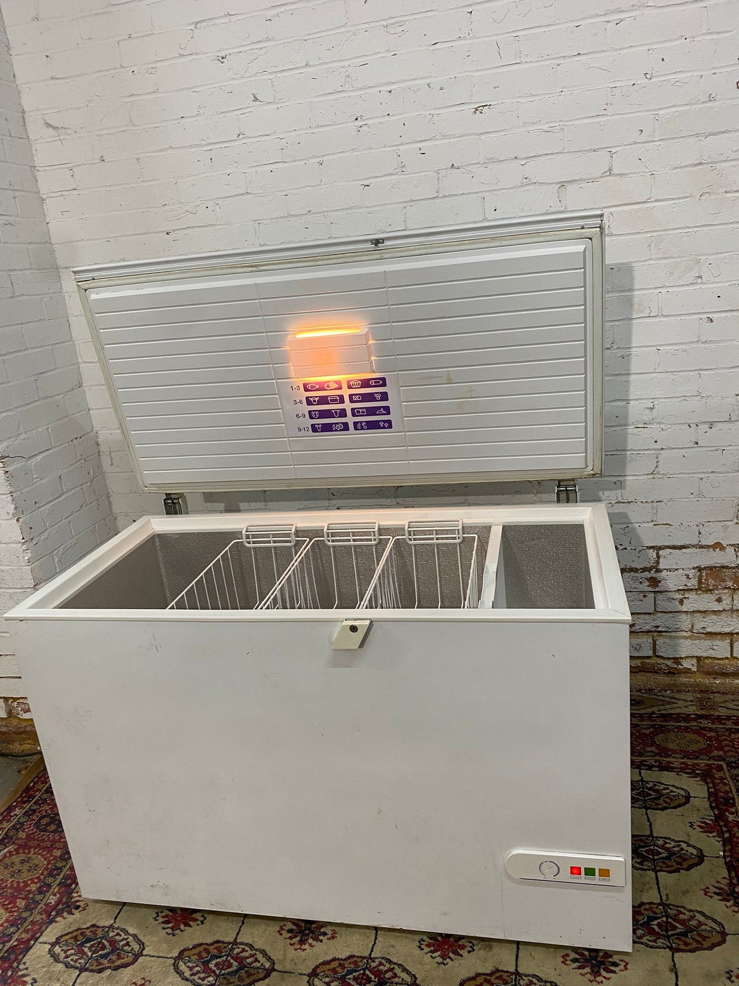 ✅🚐🚐Beautiful 380L Commercial Chest Freezer For Sale