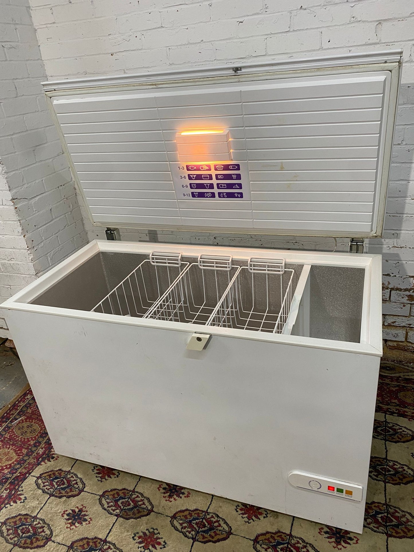 ✅🚐🚐Beautiful 380L Commercial Chest Freezer For Sale