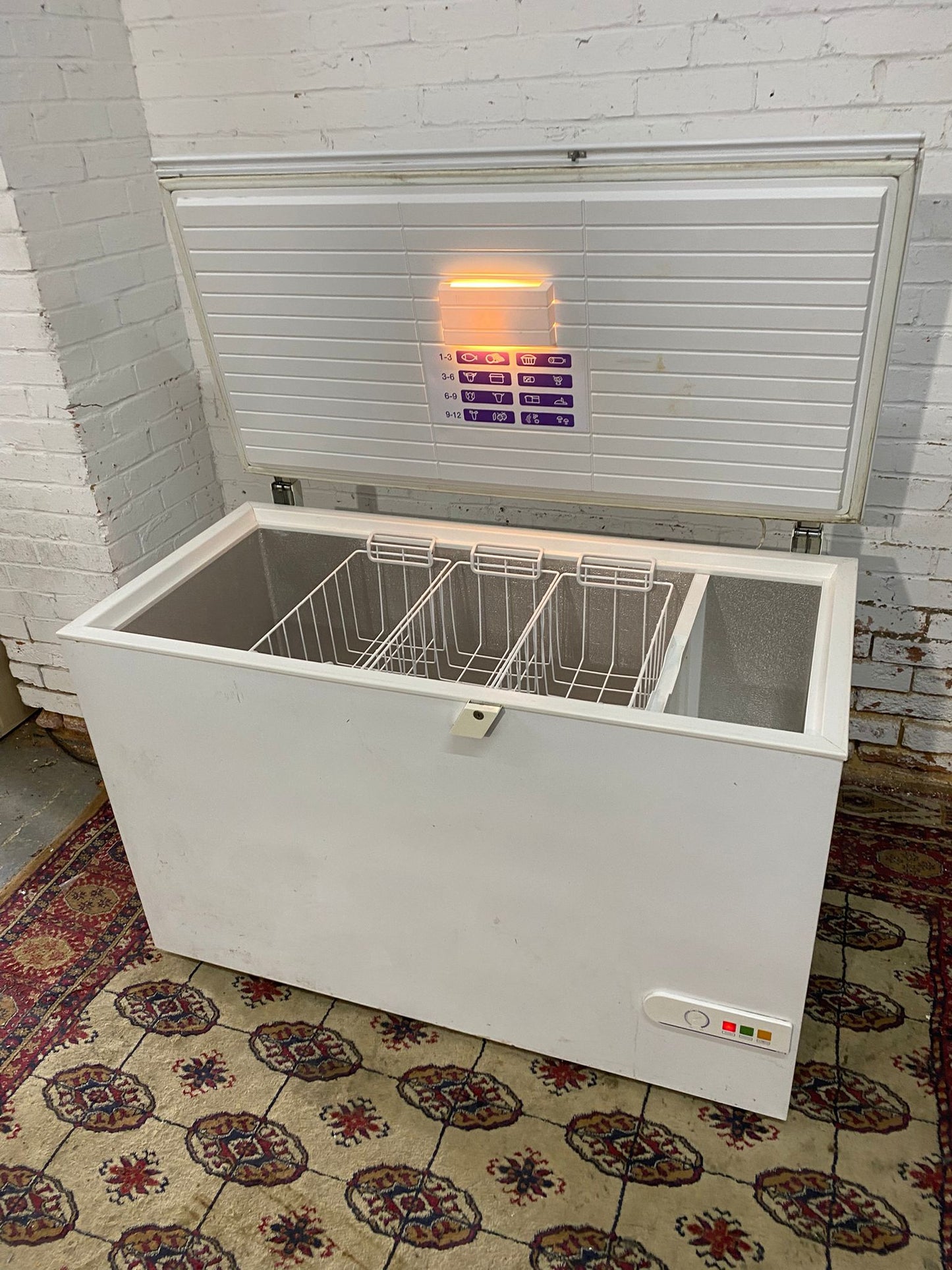✅🚐🚐Beautiful 380L Commercial Chest Freezer For Sale