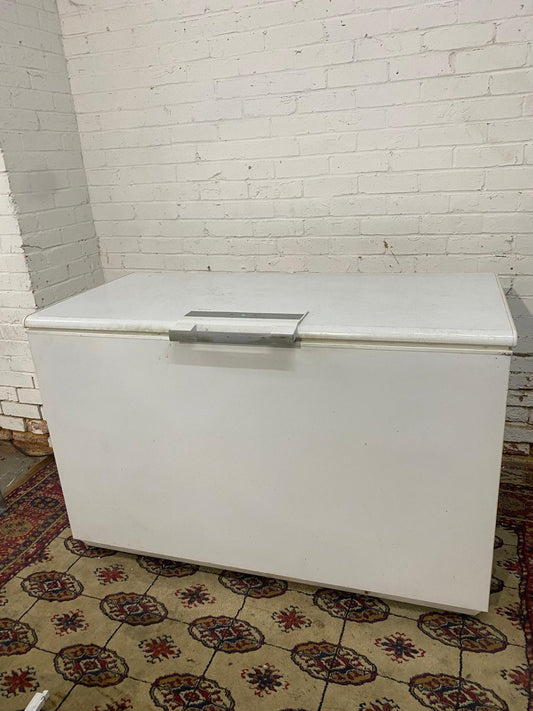 ✅🚐🚐Beautiful 400L Commercial Chest Freezer For Sale