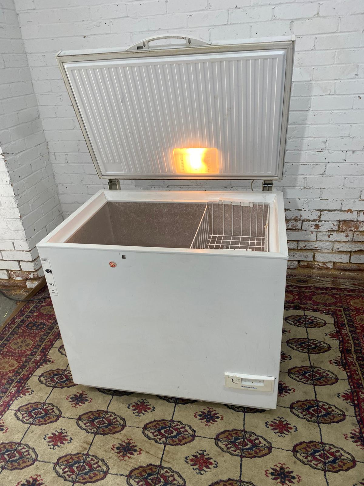 ✅🚐🚐Beautiful 280L Electrolux Chest Freezer For Sale