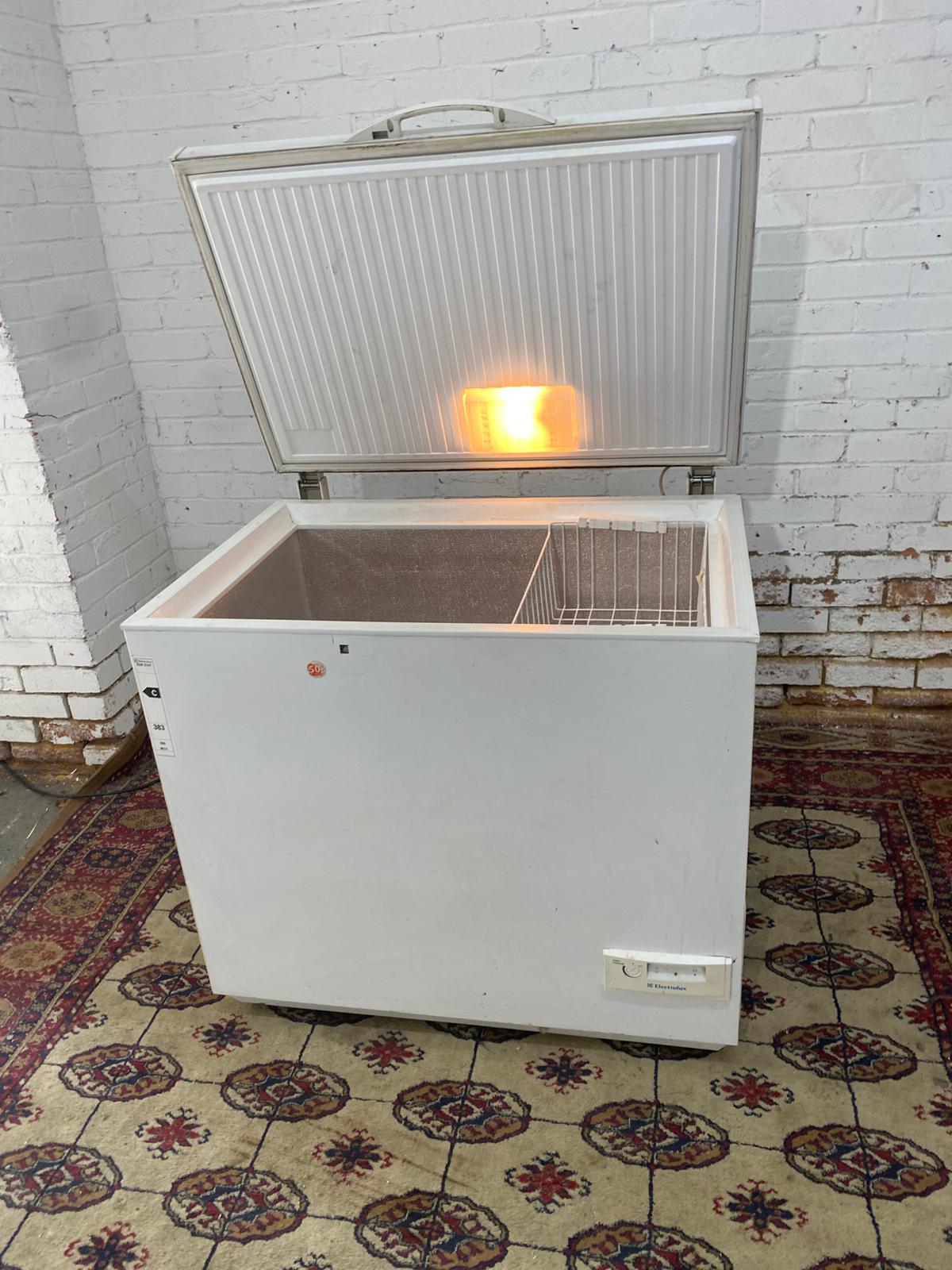 ✅🚐🚐Beautiful 280L Electrolux Chest Freezer For Sale