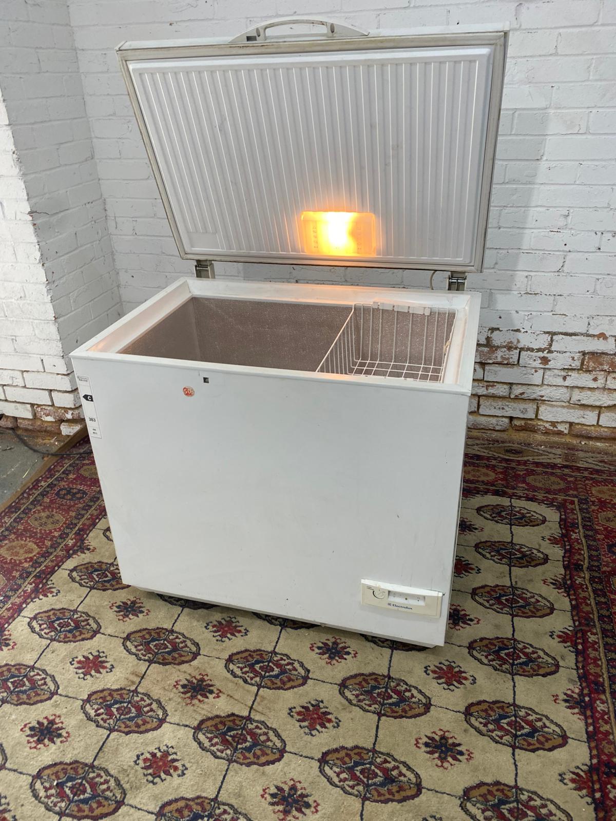 ✅🚐🚐Beautiful 280L Electrolux Chest Freezer For Sale