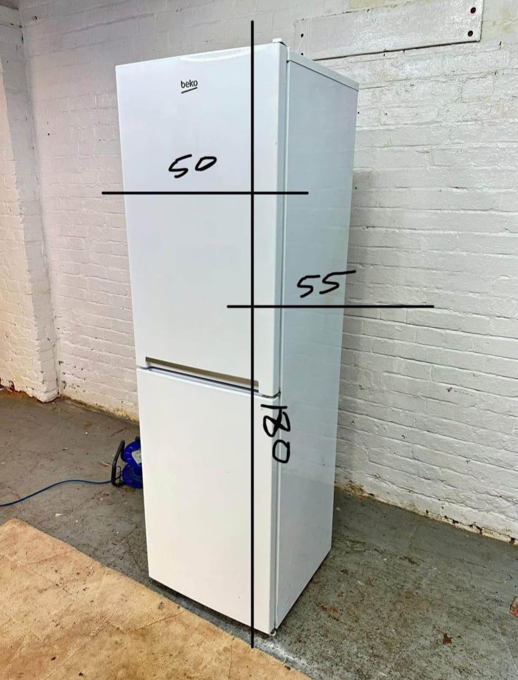 🚐🚐Beautiful Beko 50/50 Fridge Freezer For Sale