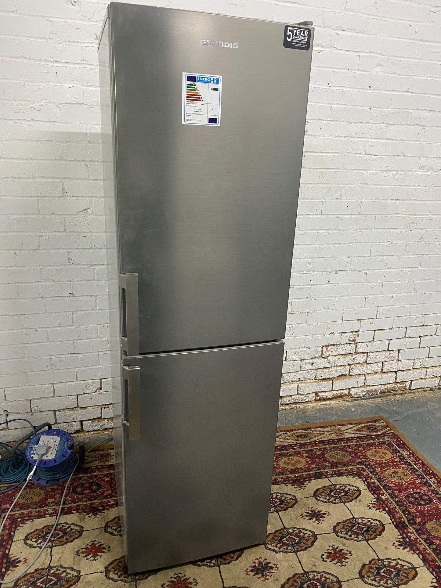 🚐🚐Beautiful Grundin Stainless Steel 50/50 Fridge Freezer For Sale