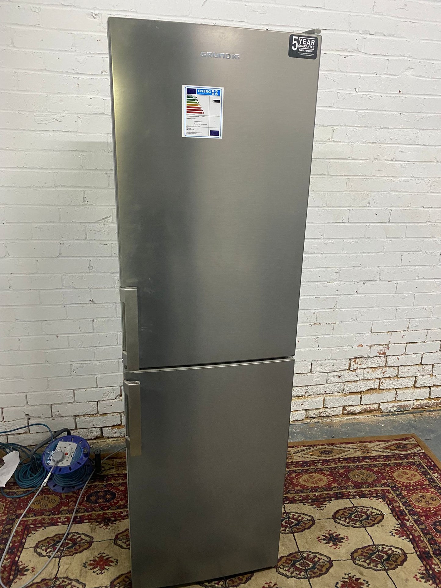 🚐🚐Beautiful Grundin Stainless Steel 50/50 Fridge Freezer For Sale
