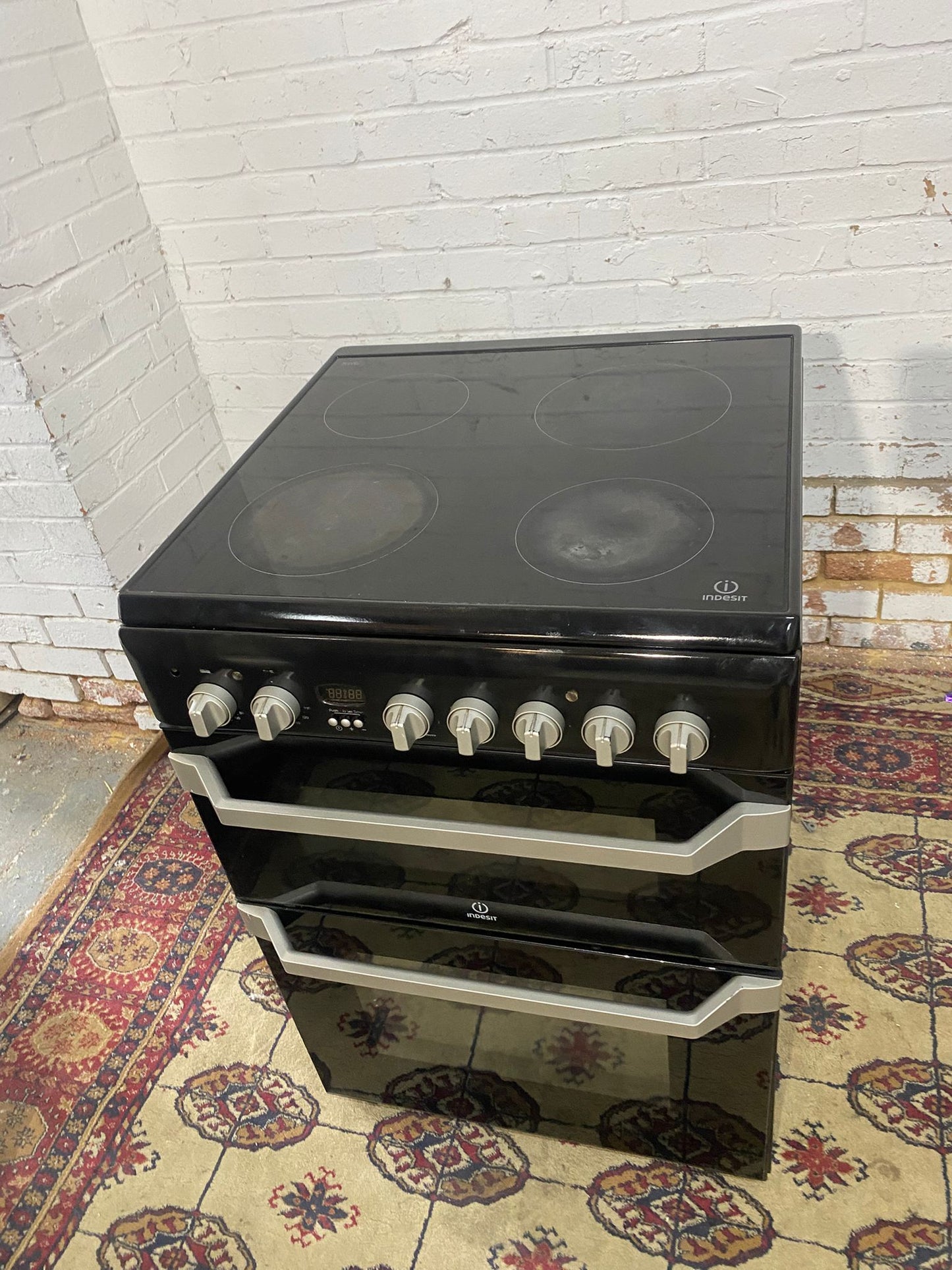 ✅🚐Beautiful Indesit Black 60CM Electric Ceramic Cooker With  Oven/Grill For Sale