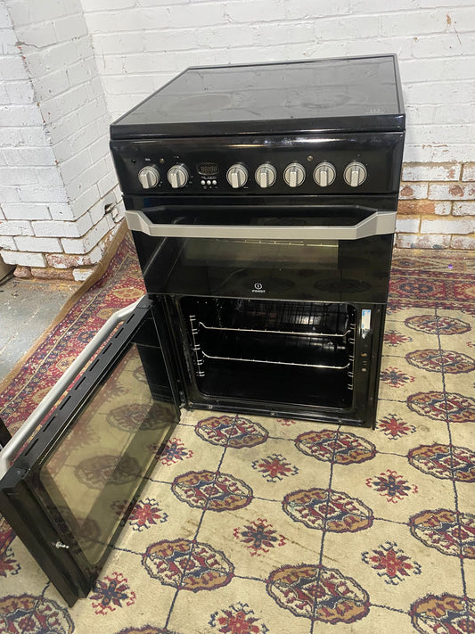 ✅🚐Beautiful Indesit Black 60CM Electric Ceramic Cooker With  Oven/Grill For Sale