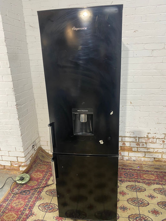 🚐🚐FridgeMaster Black Fridge Freezer With Water Dispenser For Sale