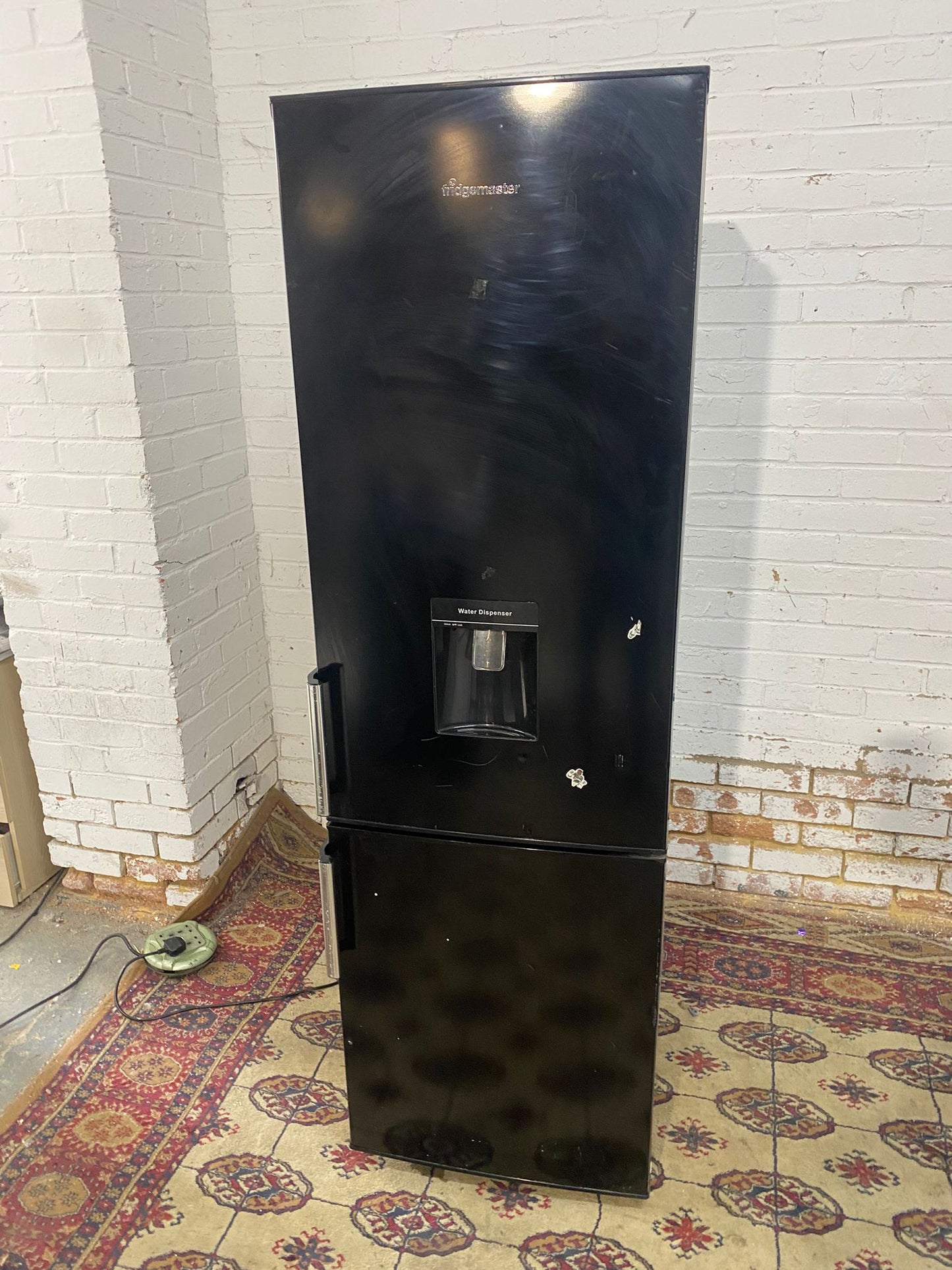 🚐🚐FridgeMaster Black Fridge Freezer With Water Dispenser For Sale