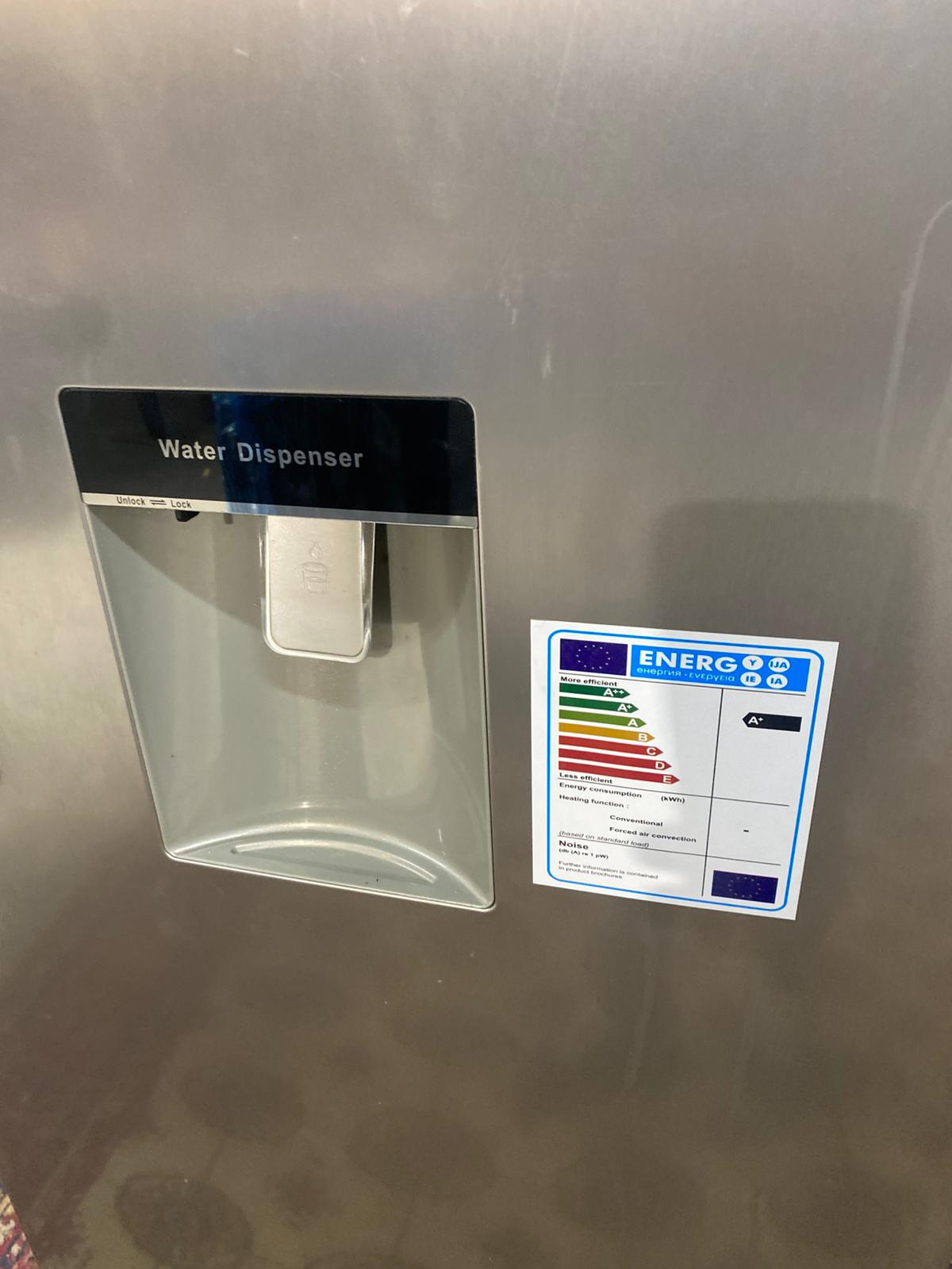 🚐🚐Beautiful Kenwood Standing Fridge For Sale