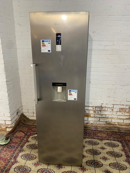 🚐🚐Beautiful Kenwood Standing Fridge For Sale