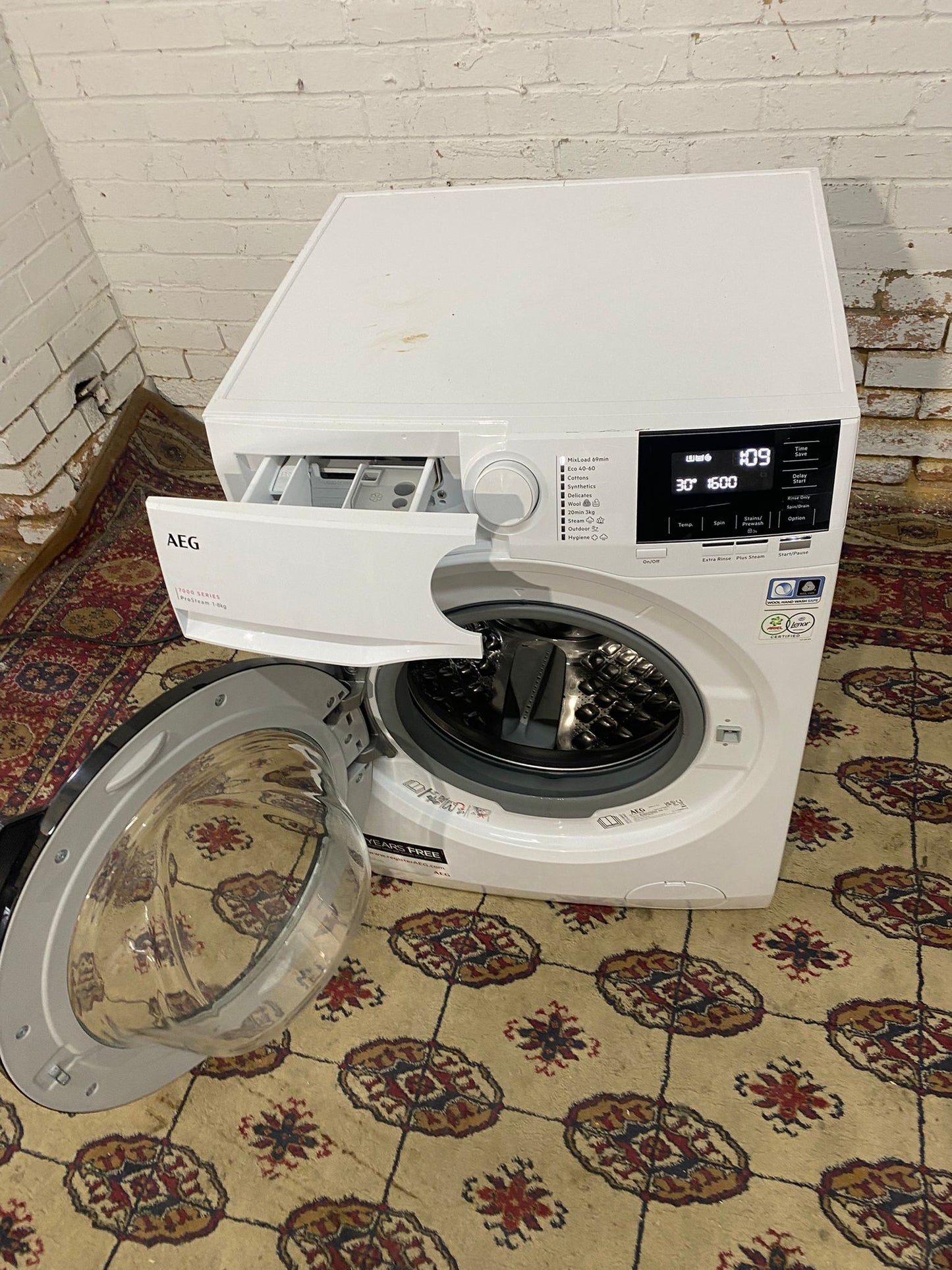 ✅🚚Beautiful AEG 8KG Latest Model Washing Machine For Sale