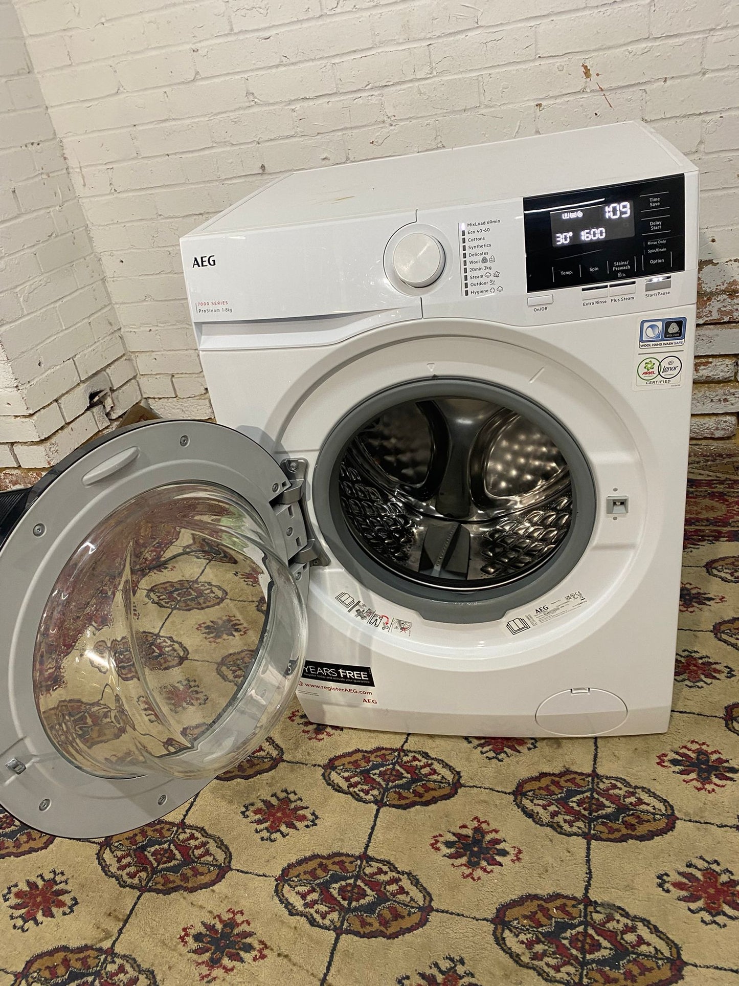 ✅🚚Beautiful AEG 8KG Latest Model Washing Machine For Sale