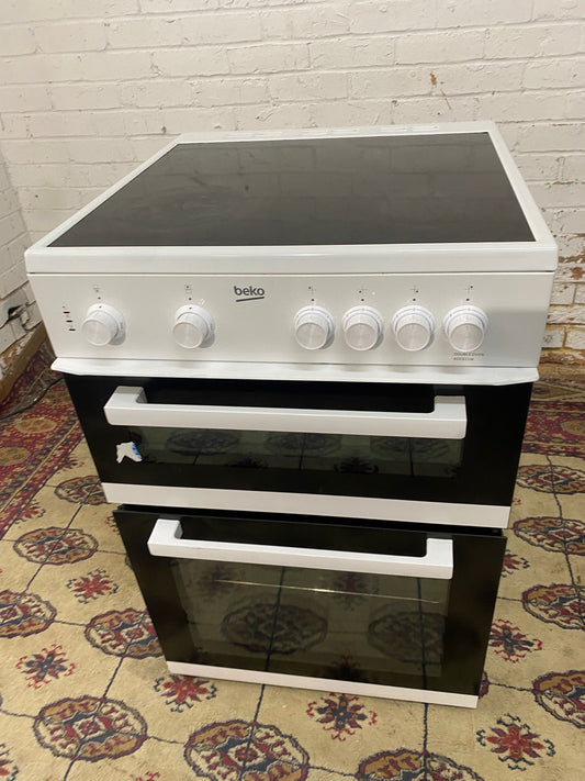 🚐🚐Beautiful Beko White 60CM Electric Ceramic Cooker With Oven/Grill For Sale