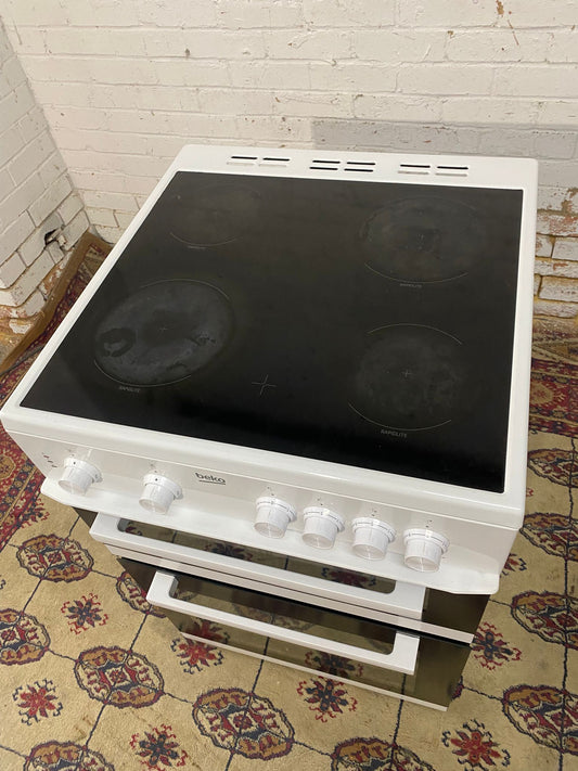 🚐🚐Beautiful Beko White 60CM Electric Ceramic Cooker With Oven/Grill For Sale
