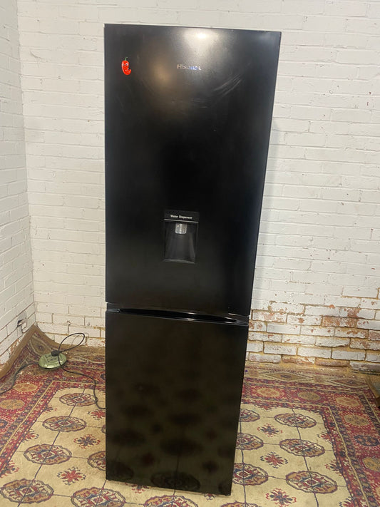 ✅🚐Beautiful Black 50/50 Fridge Freezer With Water Dispenser For Sale