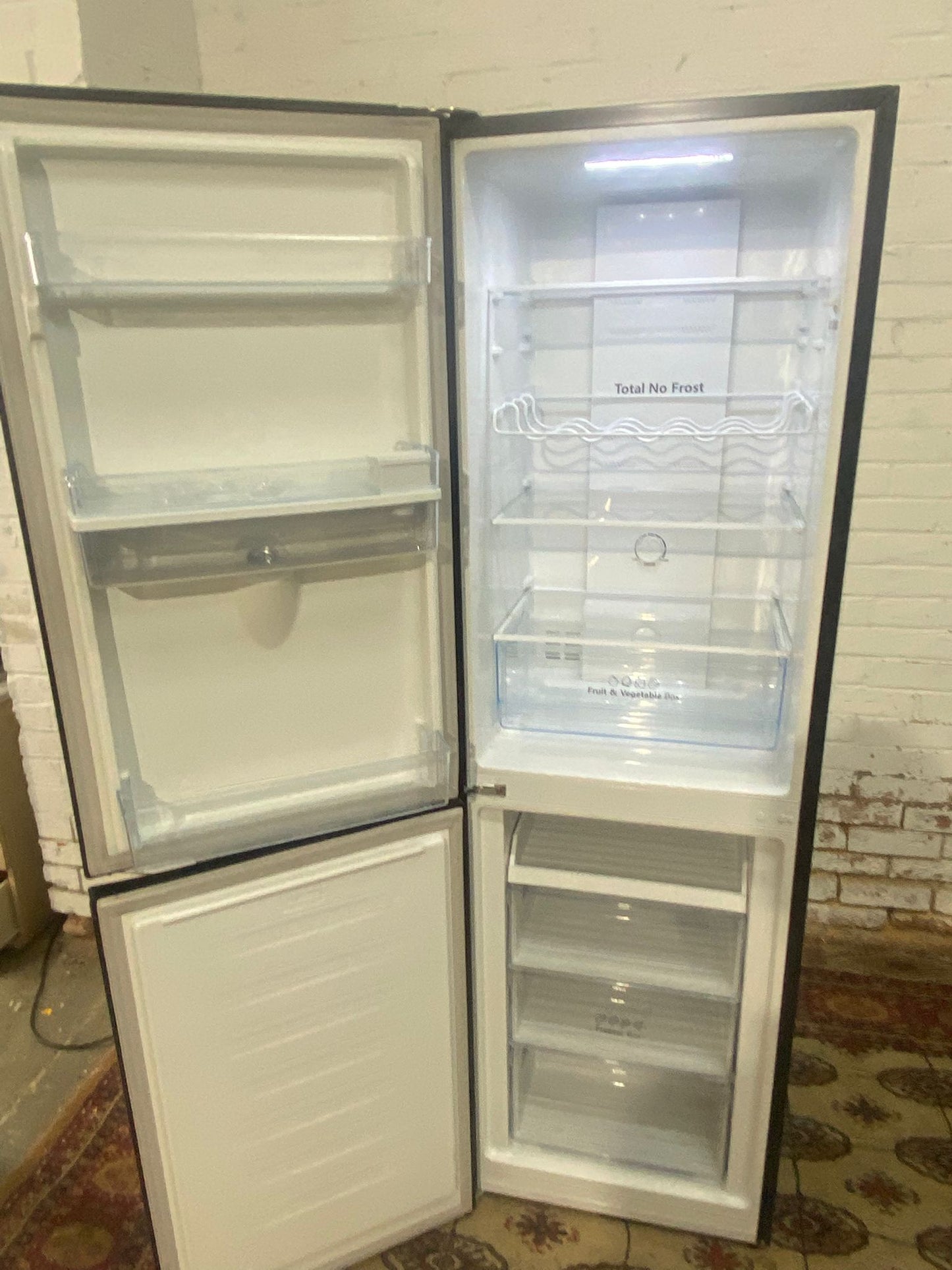 ✅🚐Beautiful Black 50/50 Fridge Freezer With Water Dispenser For Sale