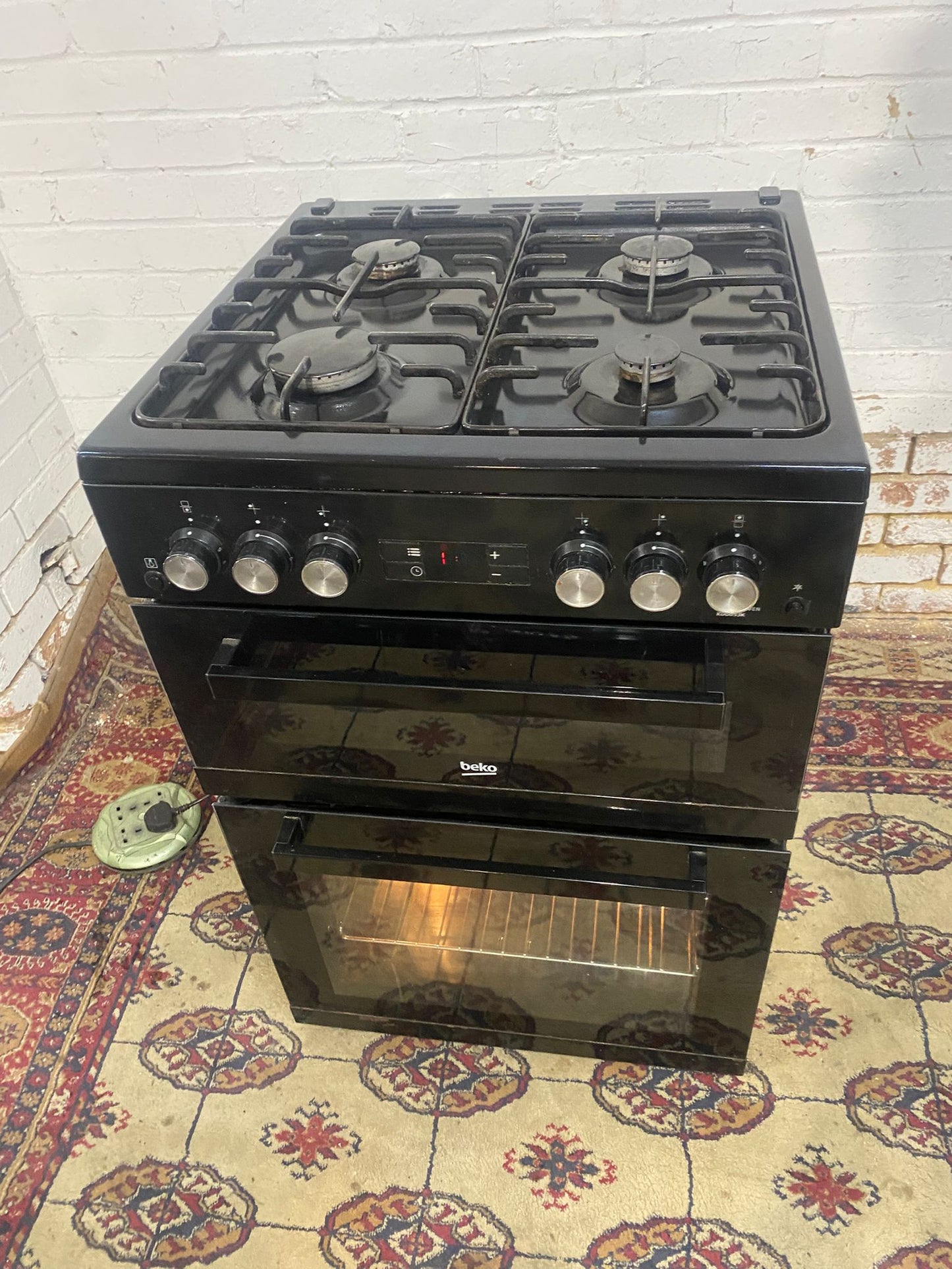 🚐🚐Beautiful Beko Black 60CM Gas Cooker With Oven/Grill For Sale