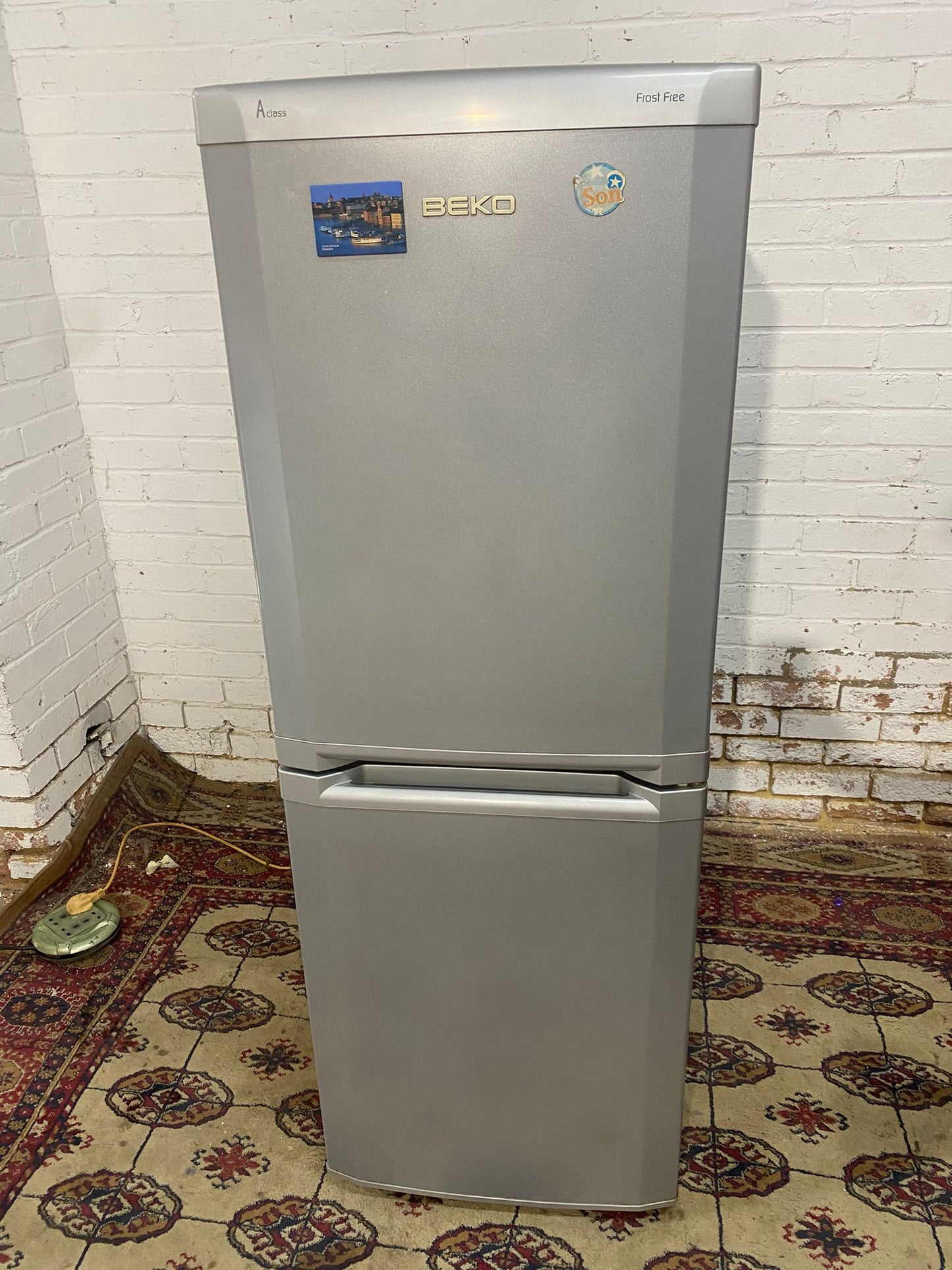 ✅🚐Beautiful Beko 152CM Tall Grey Fridge Freezer For Sale