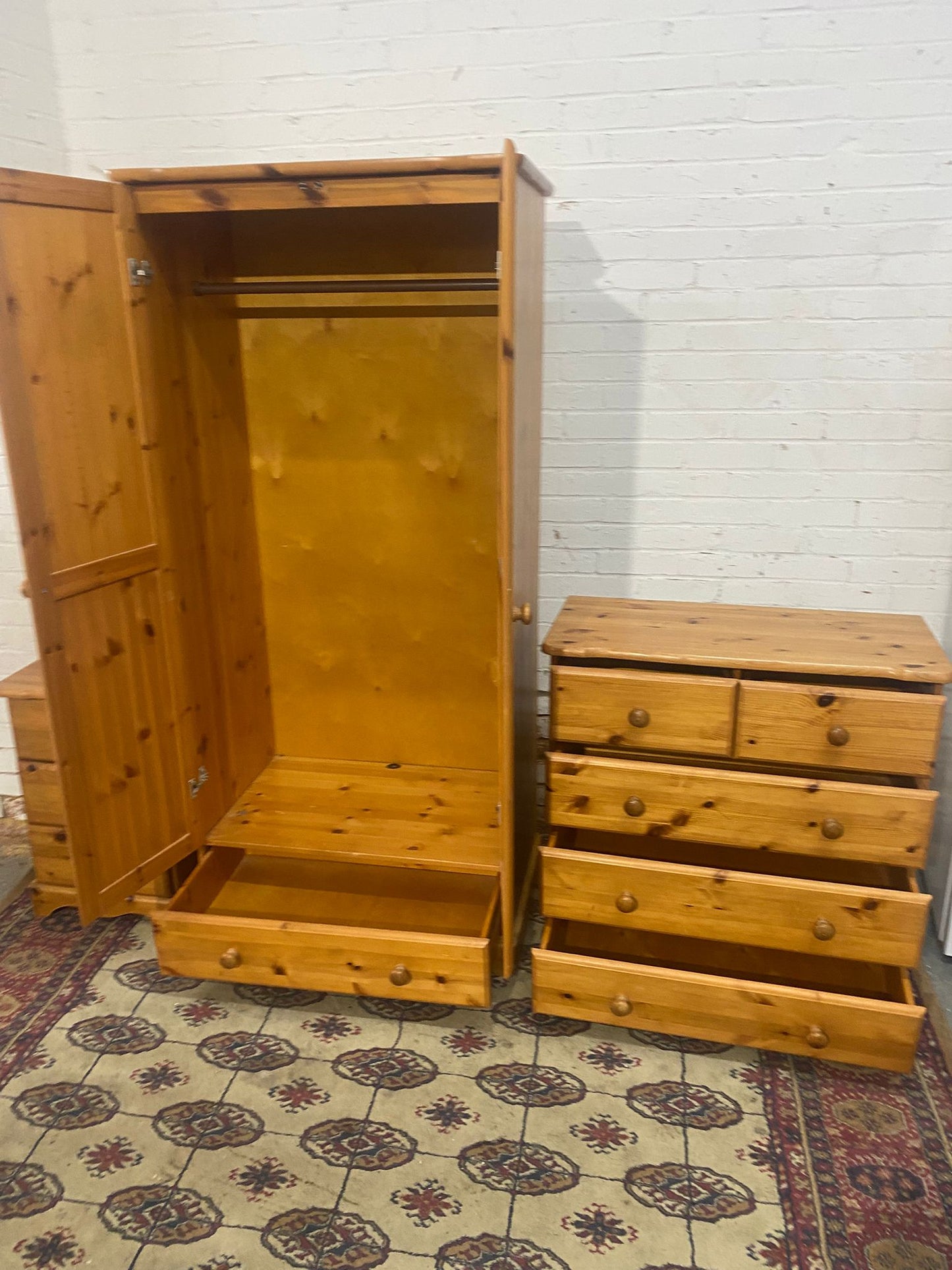 ✅🚚Beautiful Pine Two Door Assemble Wardrobe With 2Matching Drawers For Sale