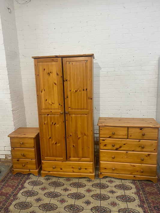 ✅🚚Beautiful Pine Two Door Assemble Wardrobe With 2Matching Drawers For Sale