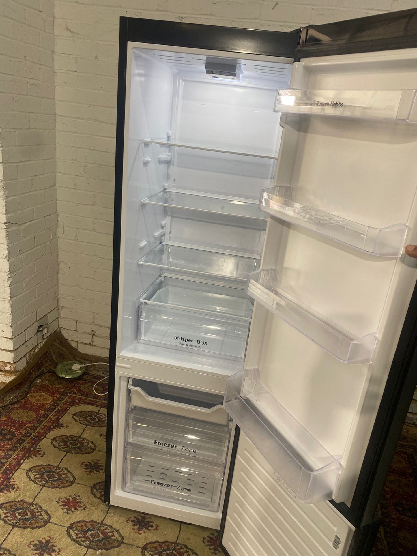 ✅🚐Beautiful Tall Black Russell Hobbs Fridge Freezer For Sale
