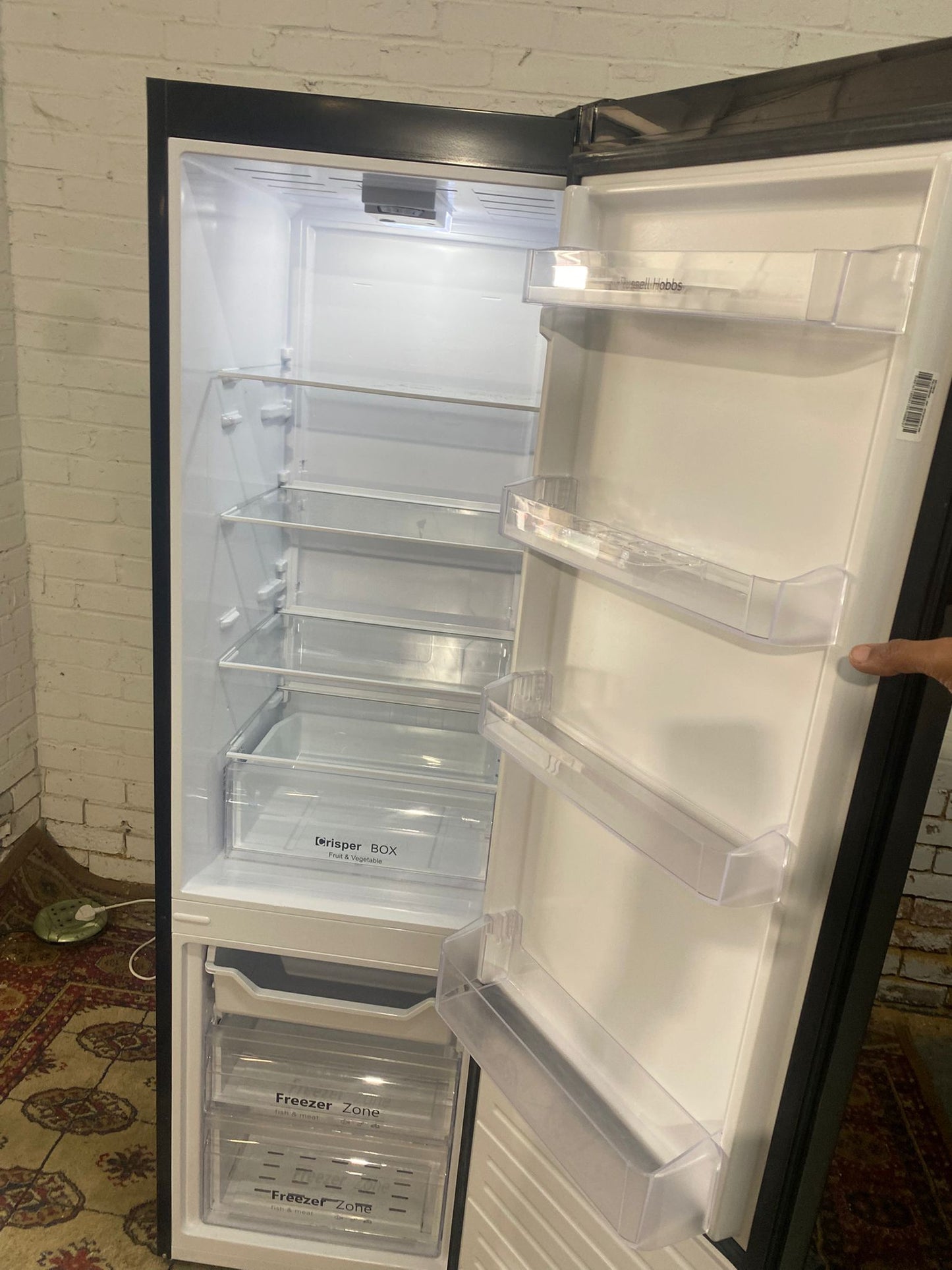✅🚐Beautiful Tall Black Russell Hobbs Fridge Freezer For Sale