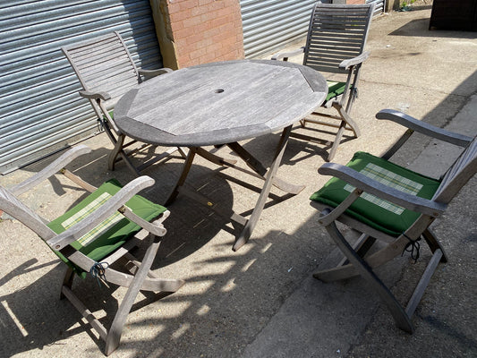 🚚Beautiful Wooden Round Branded Table With 4Chairs For Sale