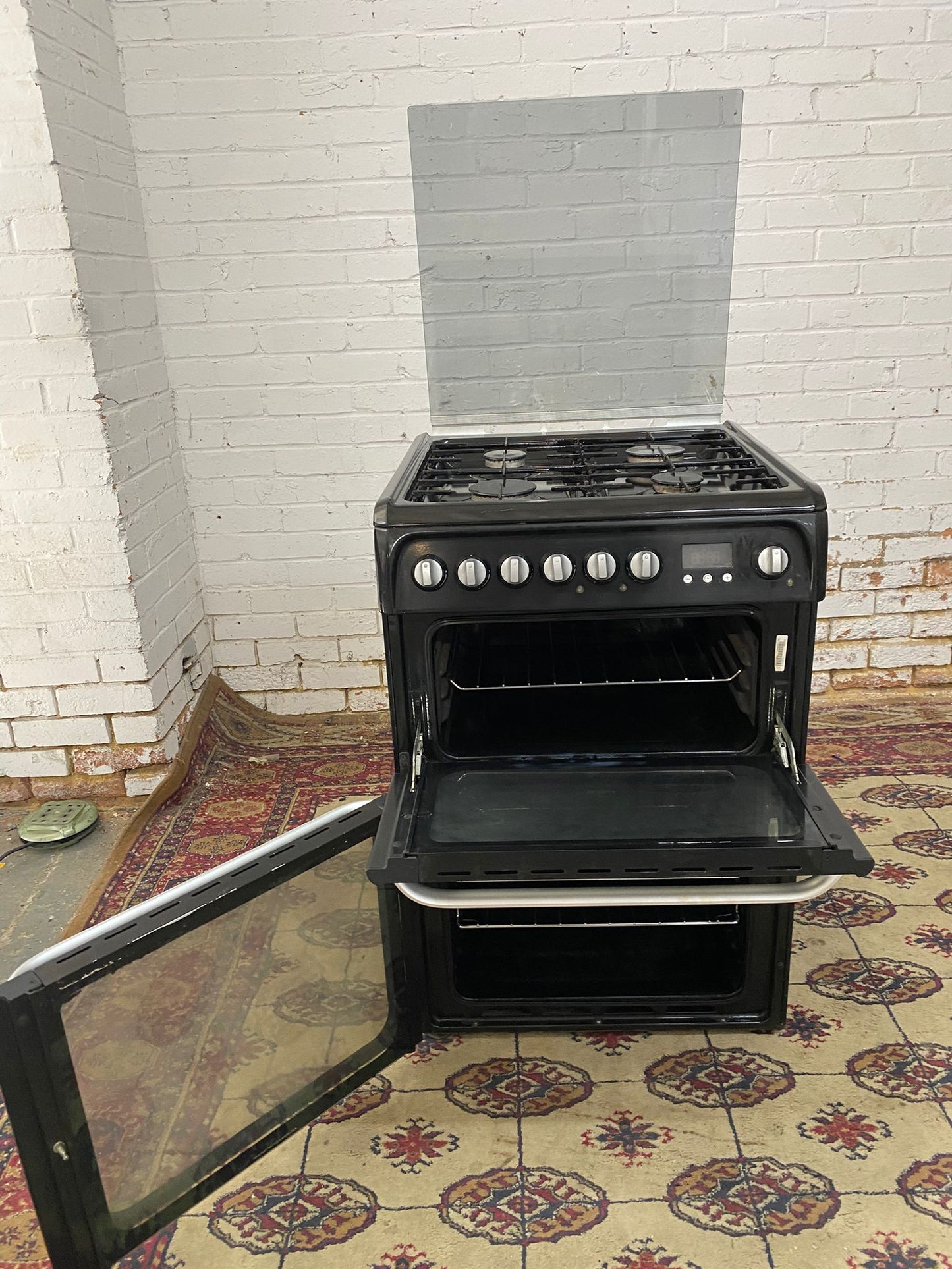 Beautiful HotPoint Black 60CM Gas Cooker With Oven/Grill For Sale