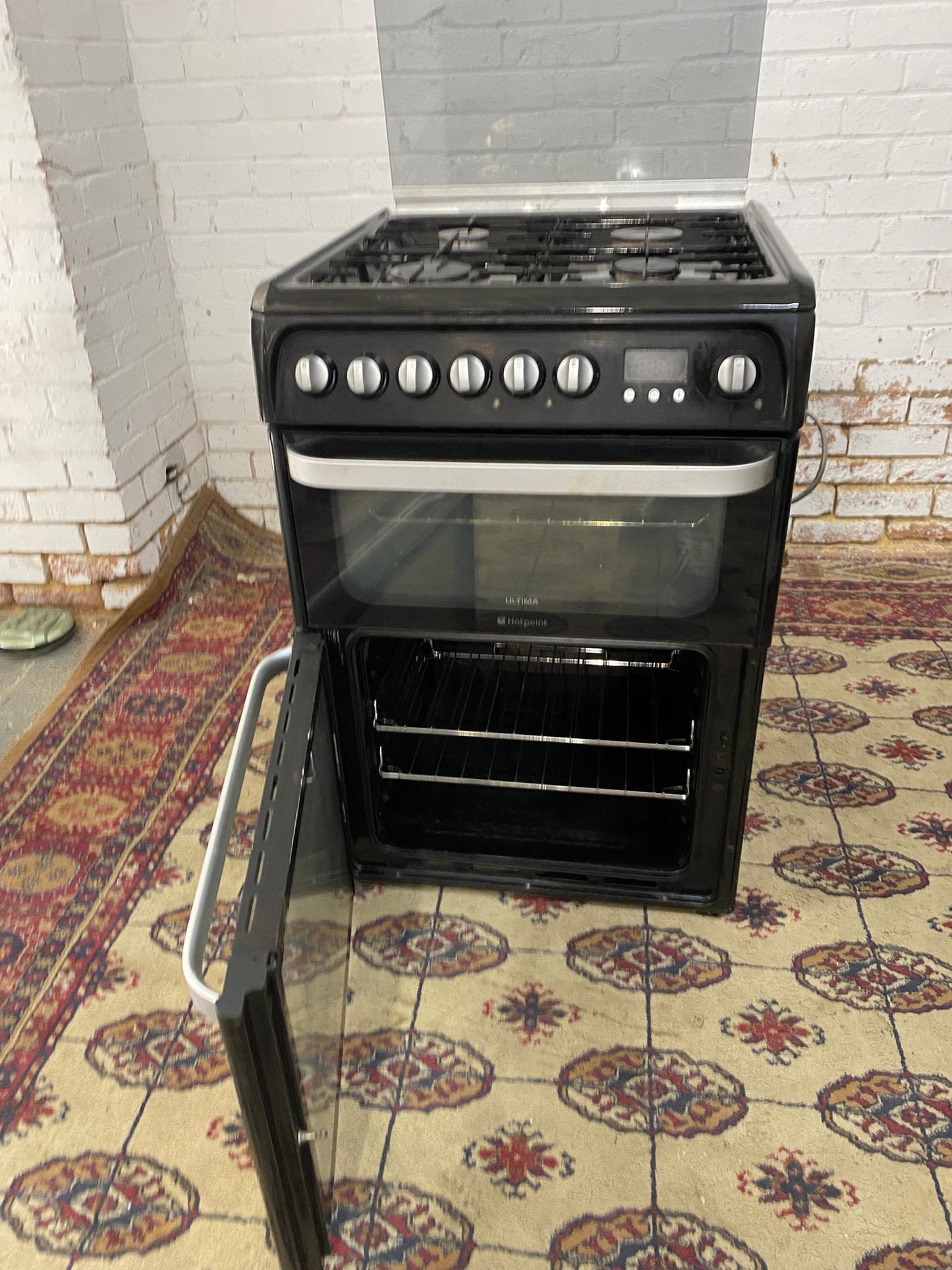 Beautiful HotPoint Black 60CM Gas Cooker With Oven/Grill For Sale