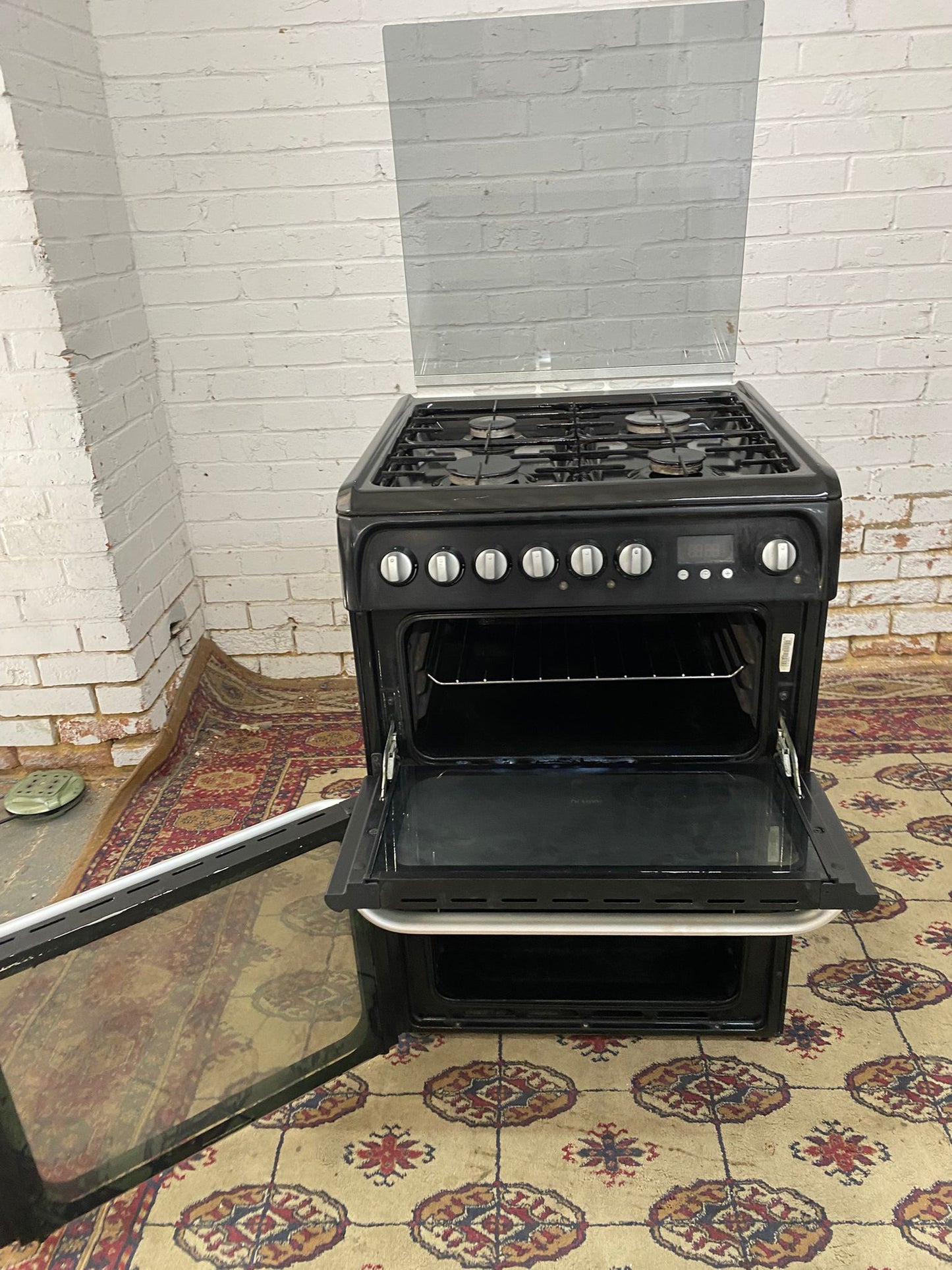 Beautiful HotPoint Black 60CM Gas Cooker With Oven/Grill For Sale