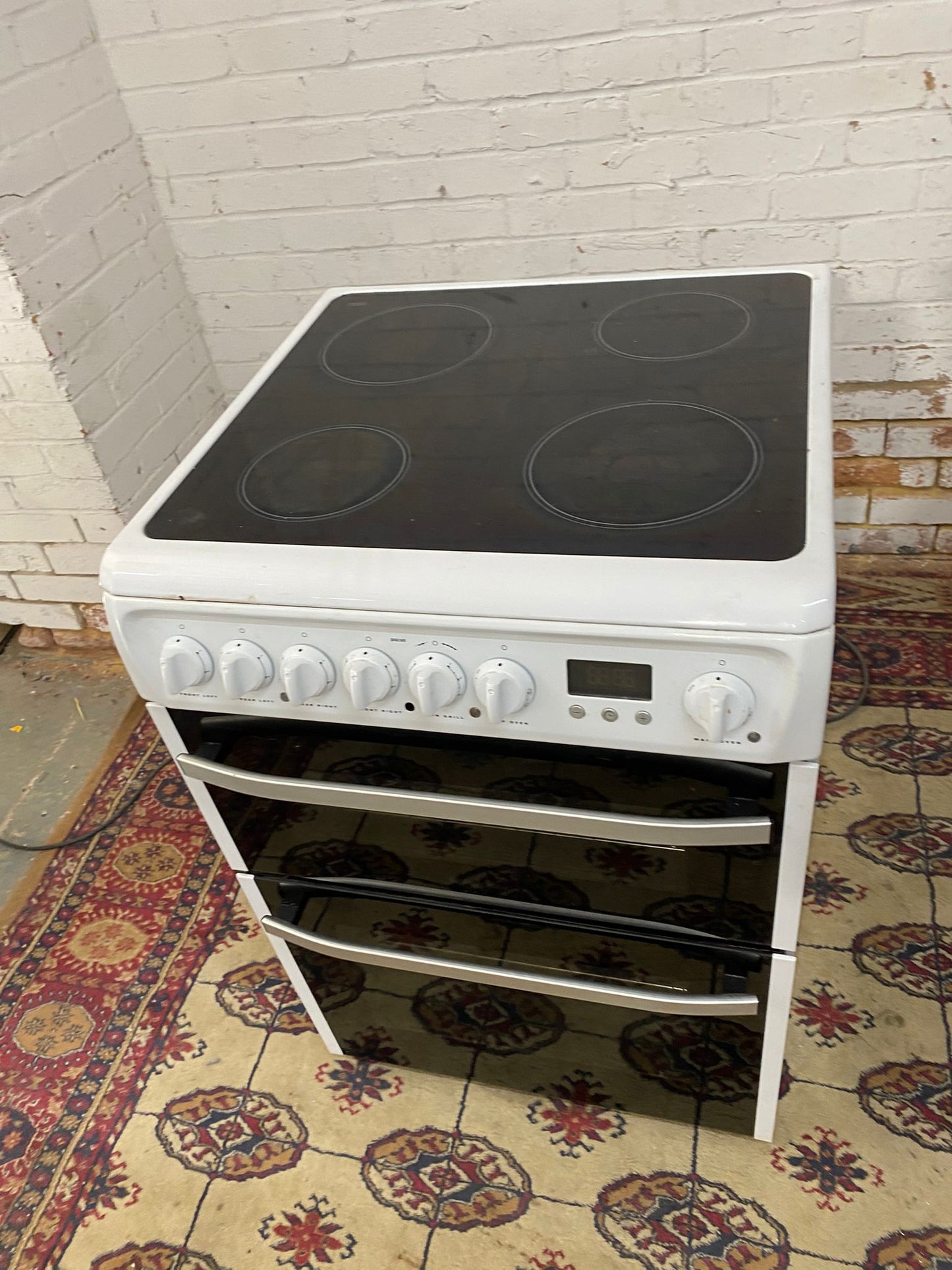 Hotpoint White 60CM Electric Ceramic Cooker With Oven/Grill For Sale