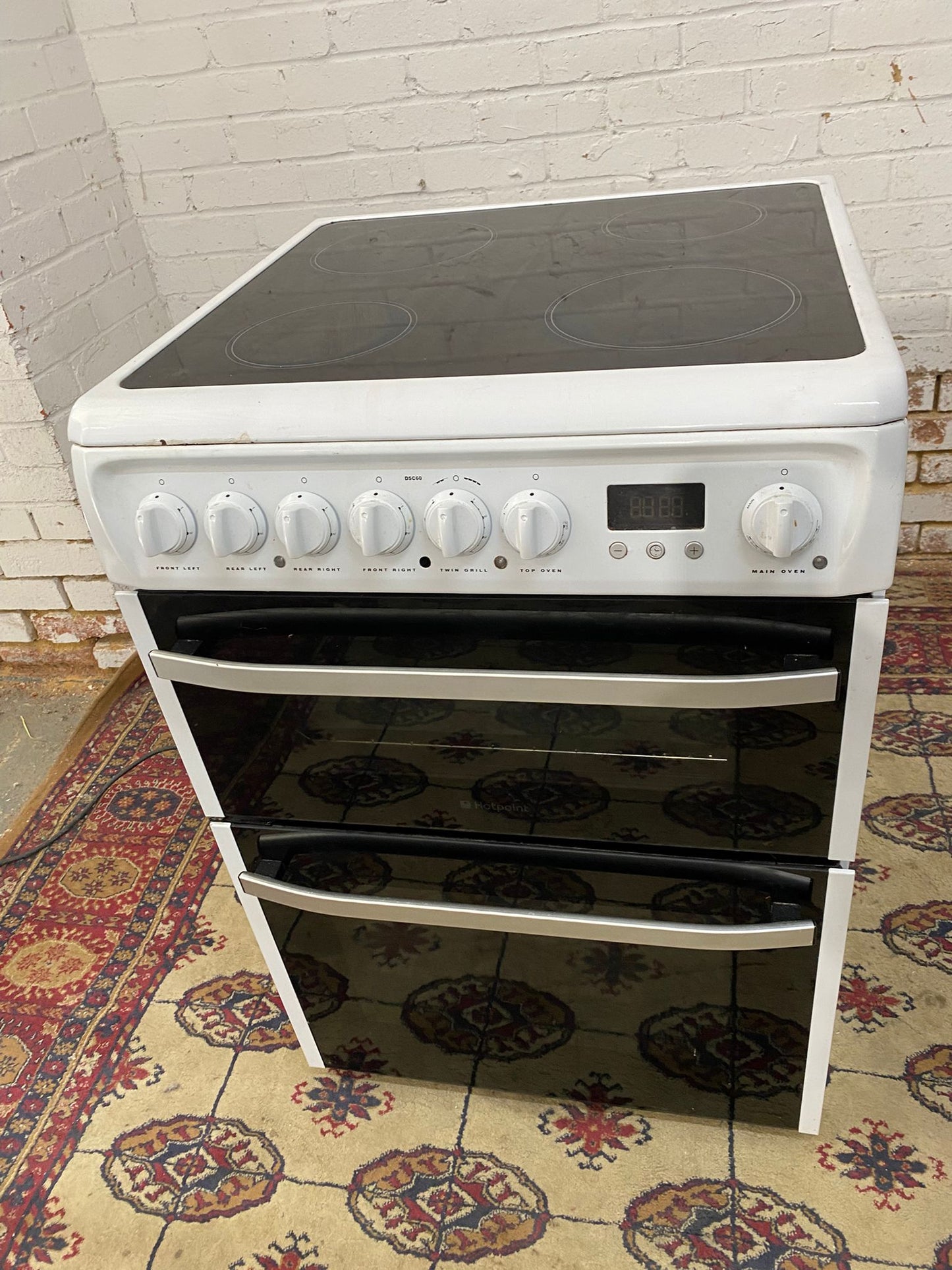 Hotpoint White 60CM Electric Ceramic Cooker With Oven/Grill For Sale