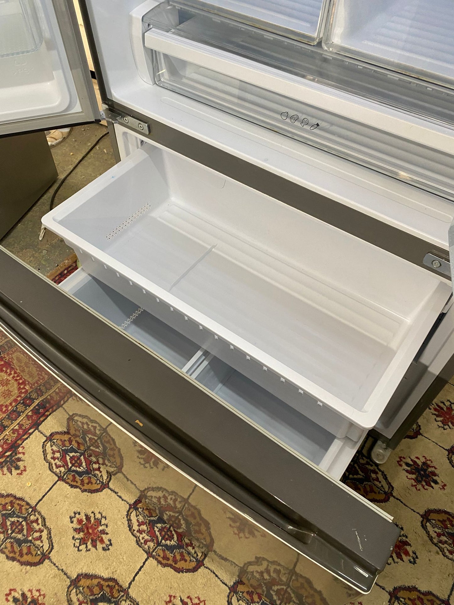 Beautiful Hisense 92CM Wide Stainless Steel French Style Fridge Freezer For Sale