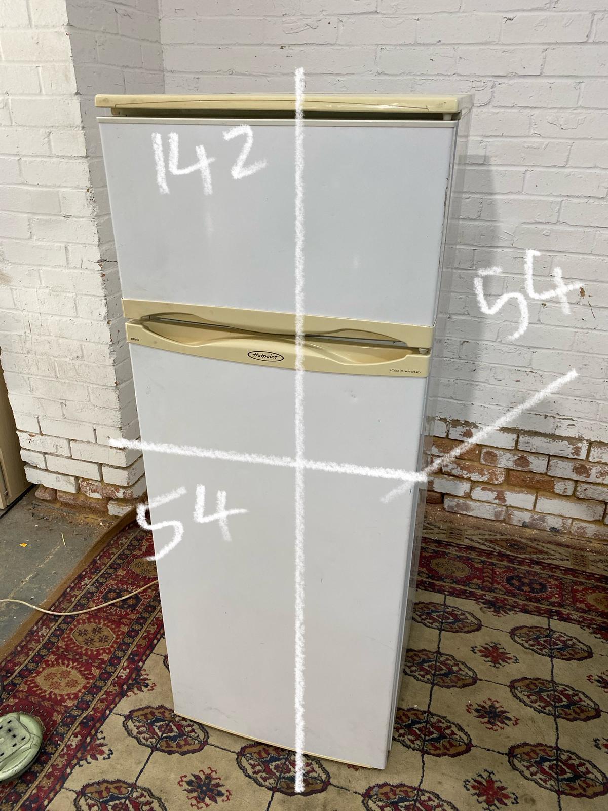 ✅🚐HotPoint Fridge & Freezer On Top For Sale